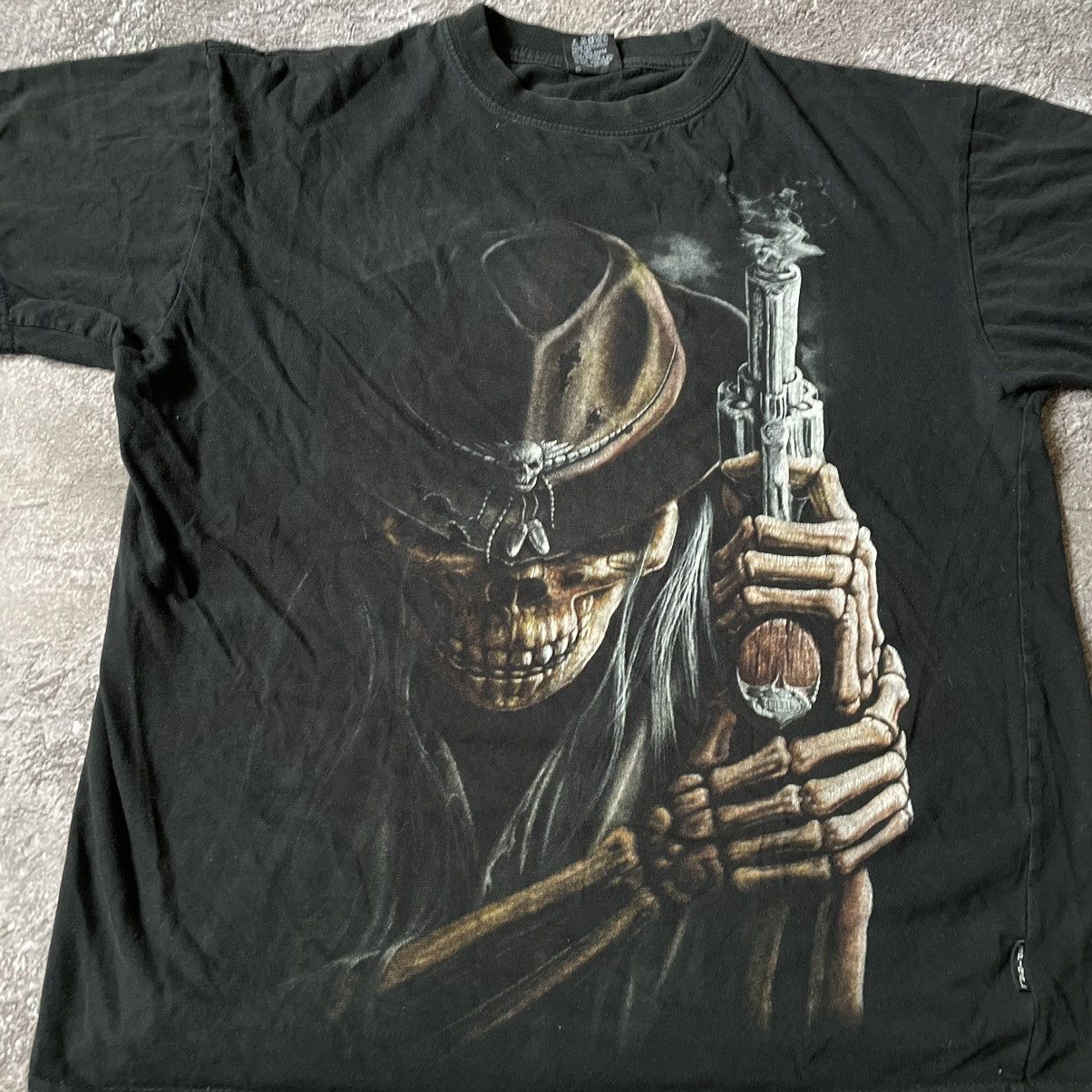 Vintage Vintage 90s Skull Pistol Graphic Tee Dark Horror Grunge L Size US L / EU 52-54 / 3 - 5 Thumbnail