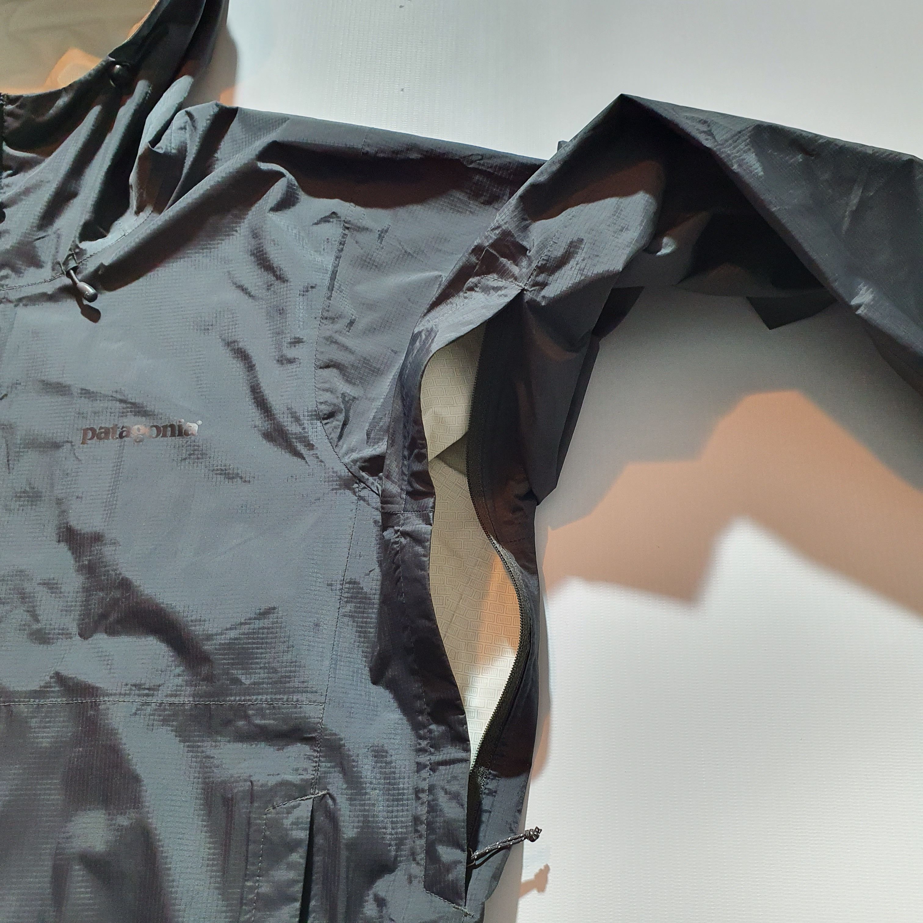 Goretex × Patagonia Patagonia Waterproof Hooded Light Jacket like Arcteryx Size US L / EU 52-54 / 3 - 11 Thumbnail