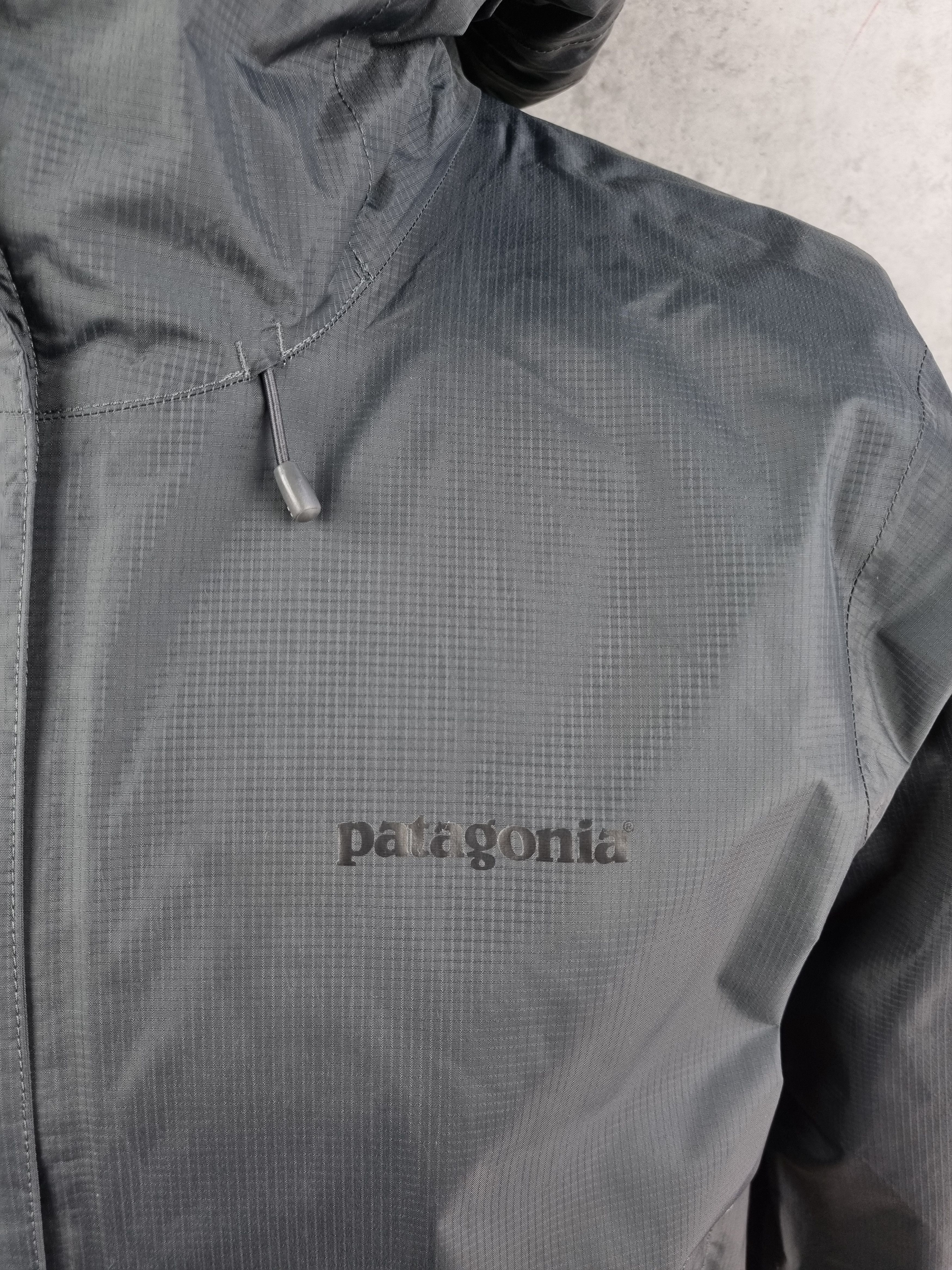 Goretex × Patagonia Patagonia Waterproof Hooded Light Jacket like Arcteryx Size US L / EU 52-54 / 3 - 19 Thumbnail