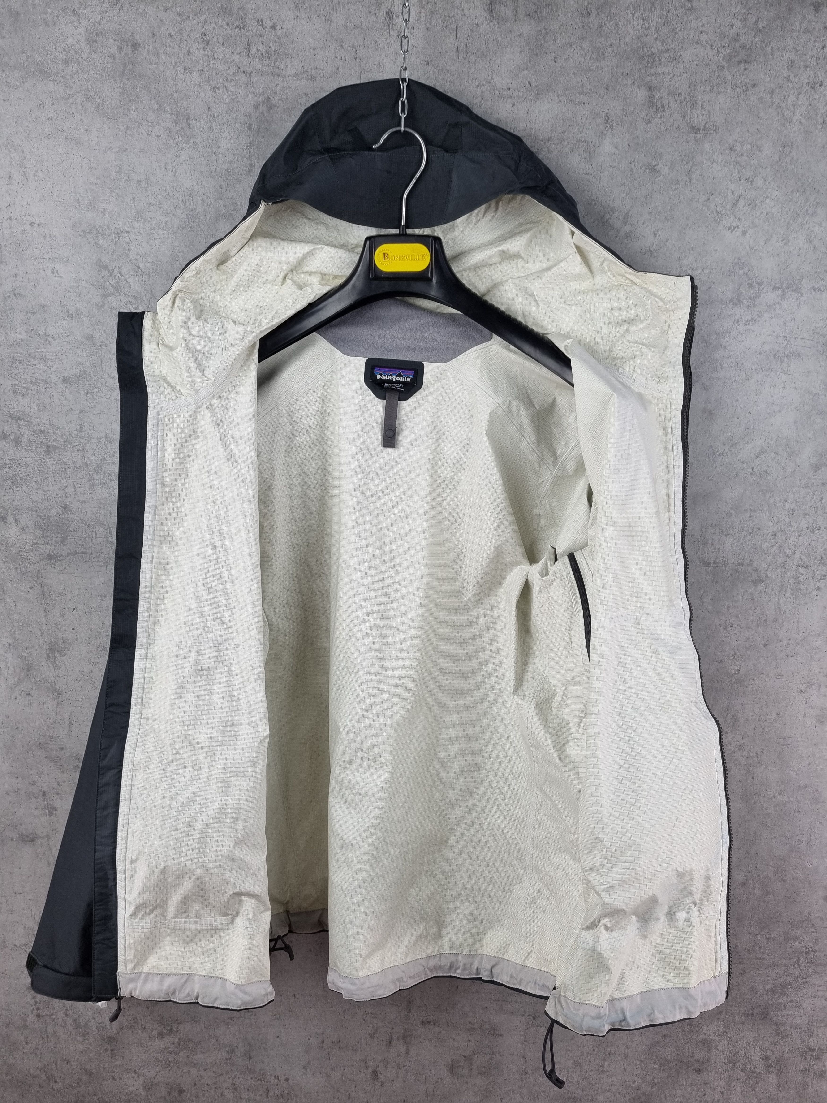Goretex × Patagonia Patagonia Waterproof Hooded Light Jacket like Arcteryx Size US L / EU 52-54 / 3 - 8 Thumbnail