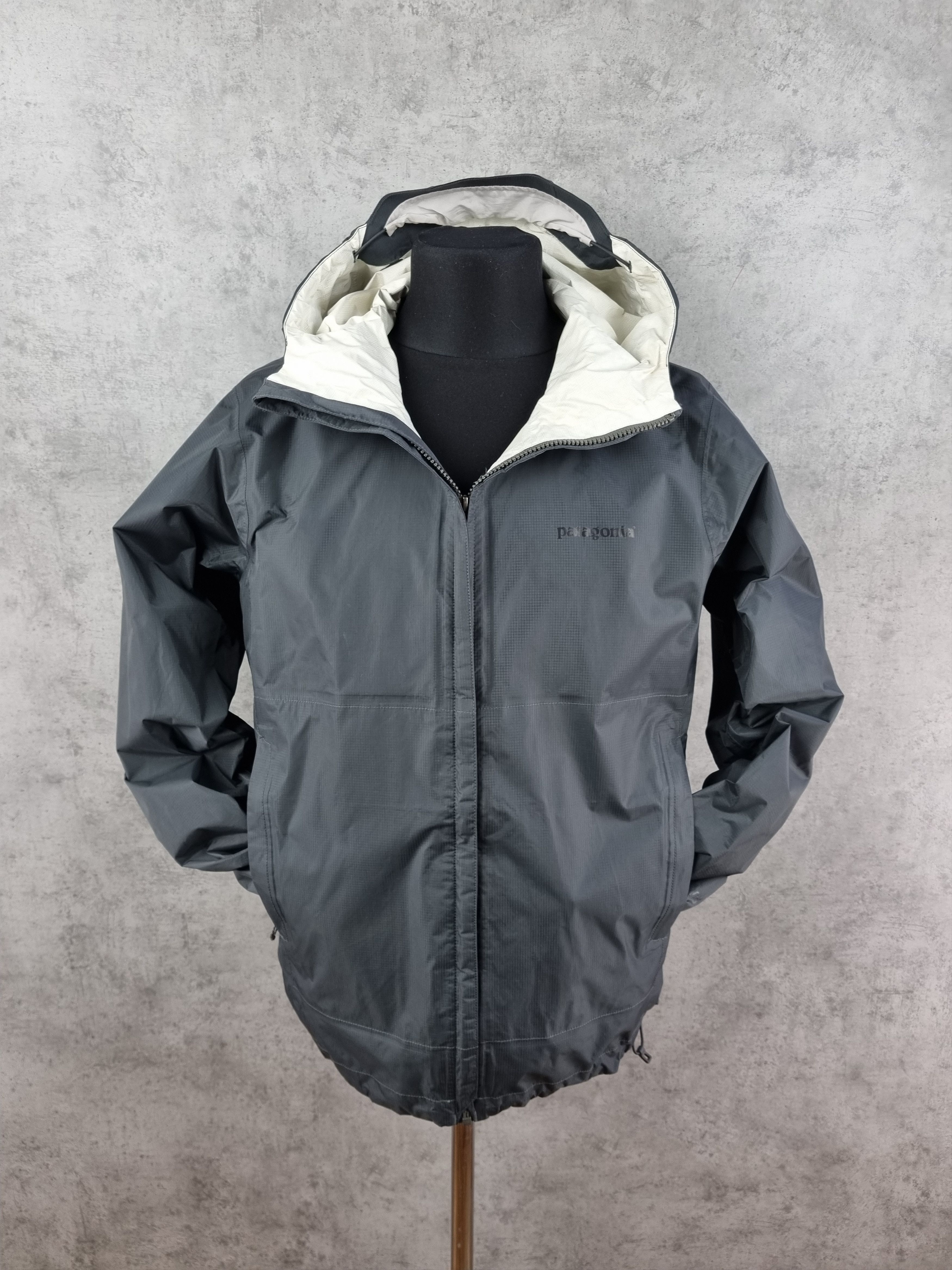 Patagonia Waterproof Hooded Light Jacket like Arcteryx