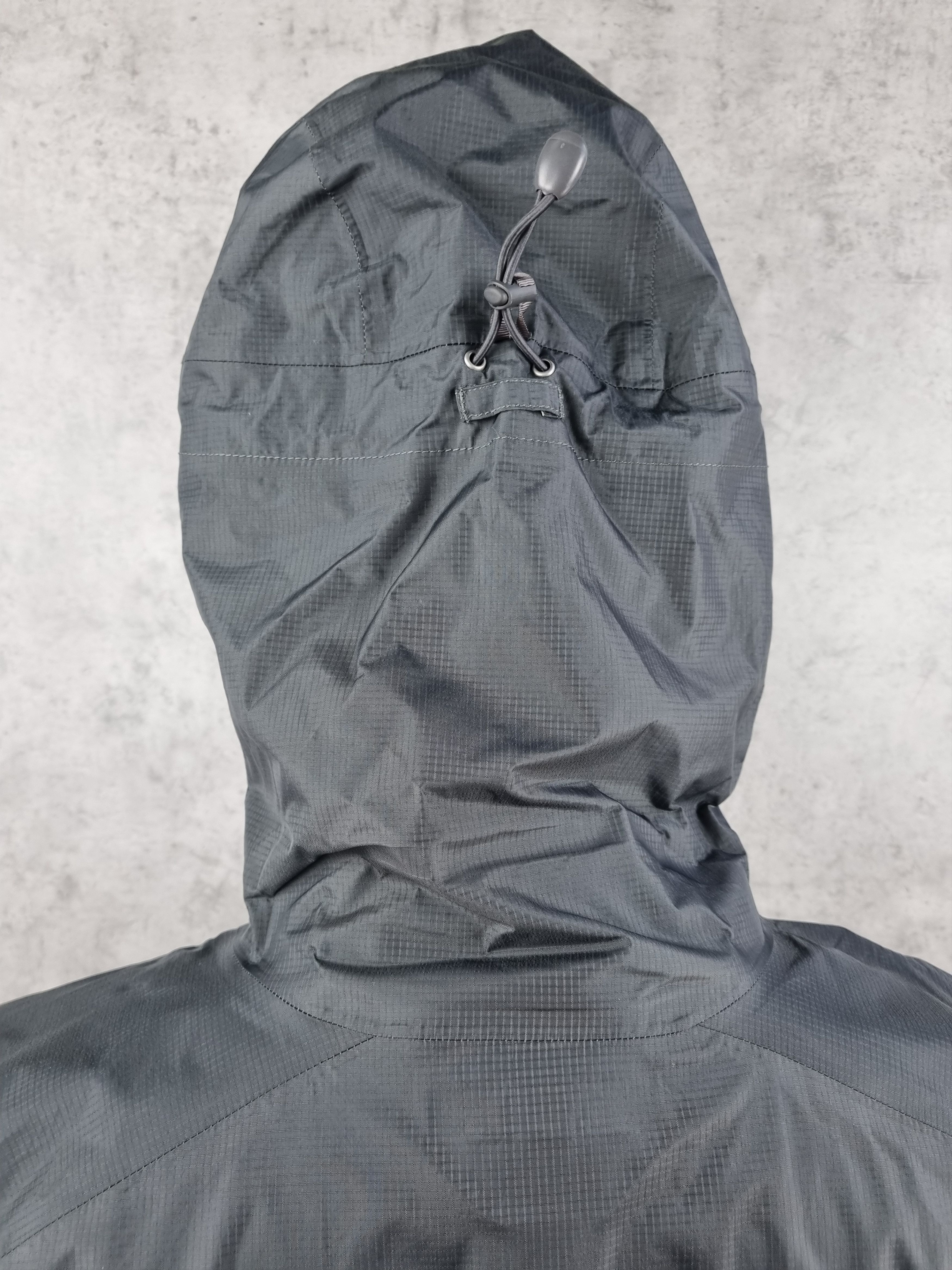 Goretex × Patagonia Patagonia Waterproof Hooded Light Jacket like Arcteryx Size US L / EU 52-54 / 3 - 17 Thumbnail