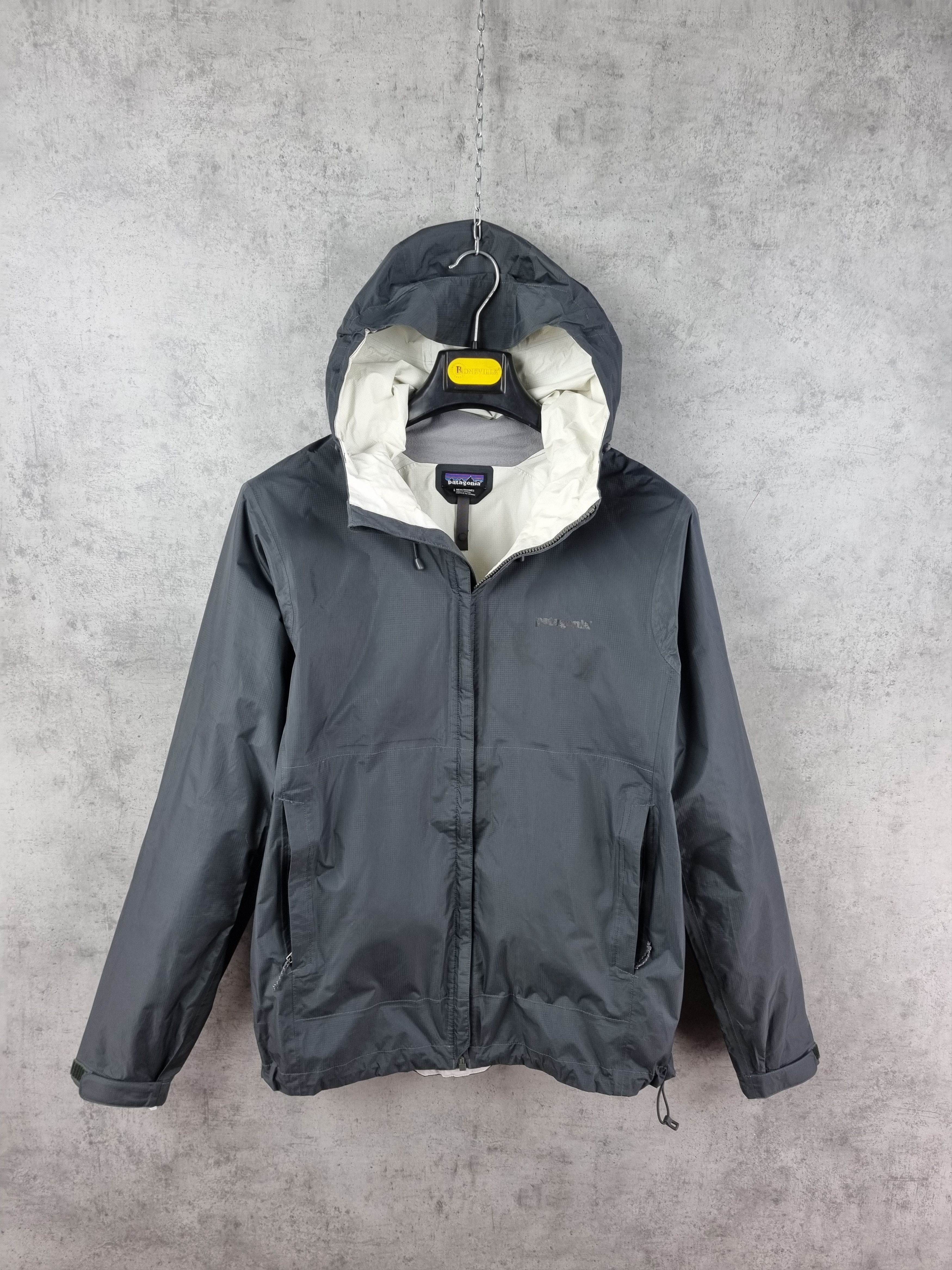 Goretex × Patagonia Patagonia Waterproof Hooded Light Jacket like Arcteryx Size US L / EU 52-54 / 3 - 2 Thumbnail