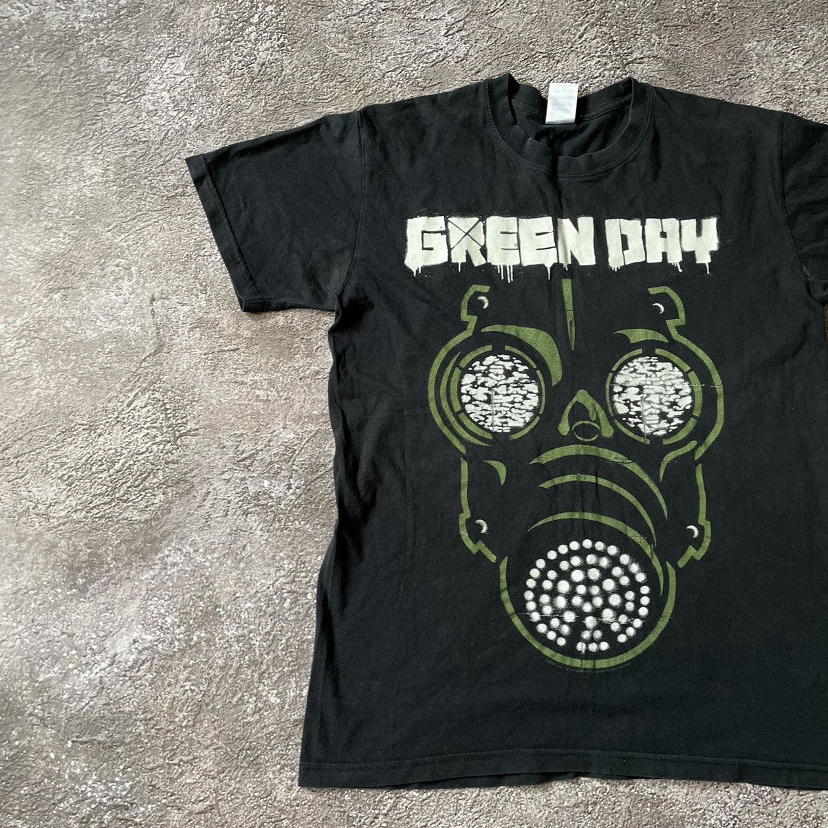 Band Tees Vintage Y2K GREEN DAY DEAD Cross Skulls Creepy Horror Tee Size US M / EU 48-50 / 2 - 4 Thumbnail
