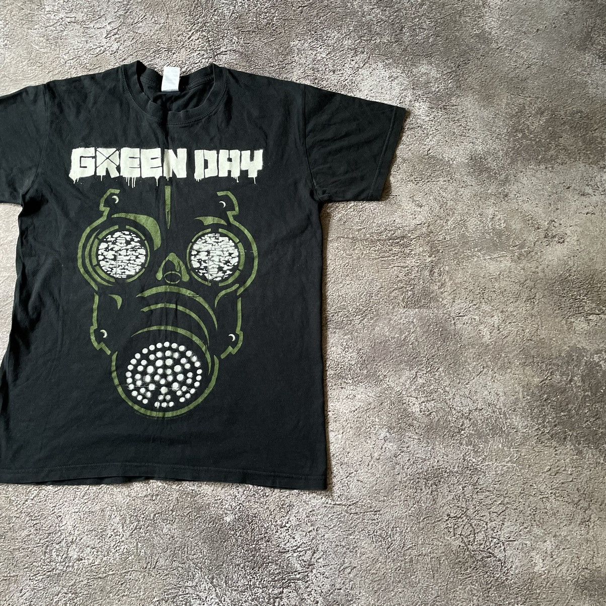 Band Tees Vintage Y2K GREEN DAY DEAD Cross Skulls Creepy Horror Tee Size US M / EU 48-50 / 2 - 3 Thumbnail
