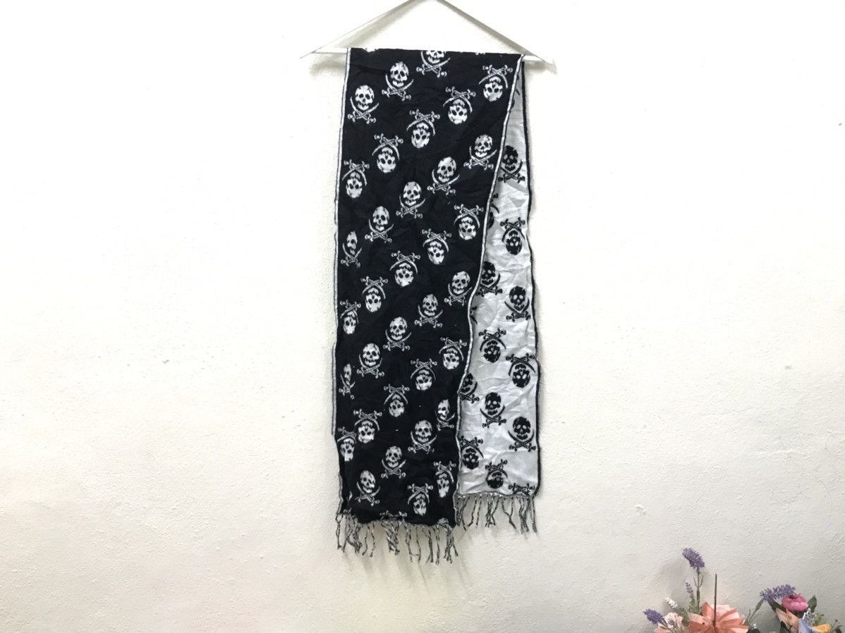 Japanese Brand × Other Japanese Brand Skulls Design Scarf Size ONE SIZE - 1 Thumbnail