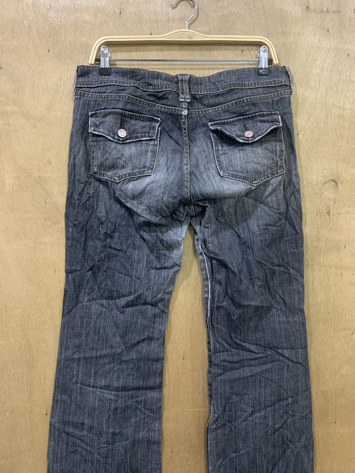 Designer × Japanese Brand × Uniqlo UNIQLO STYLE UP Women Flared Bootcut Stonewash Denim Jeans Size 32" / US 10 / IT 46 - 9 Thumbnail