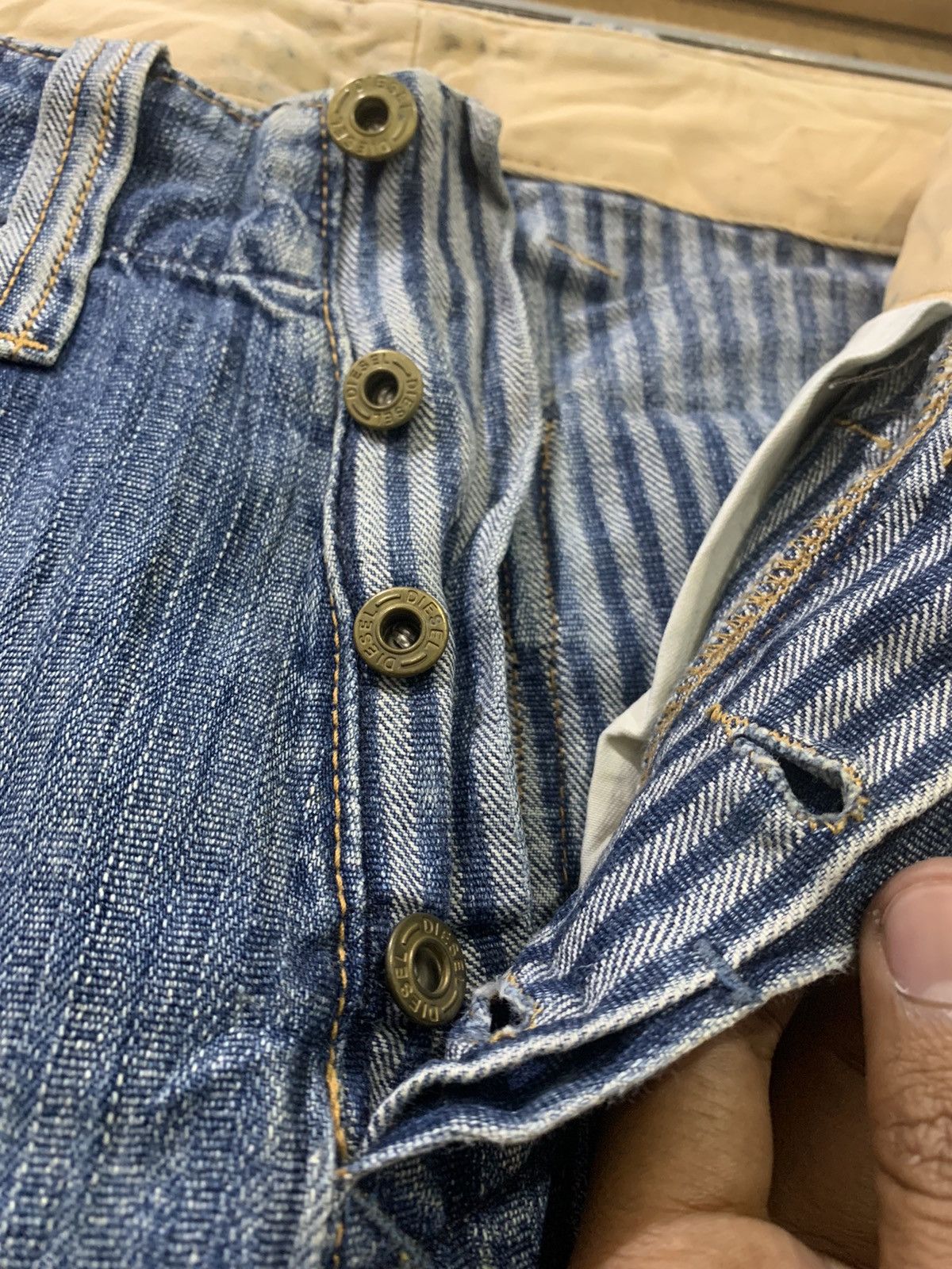 Diesel DIESEL INDUSTY Vintage 90s Rare Distressed Faded Denim Jean Size US 29 - 10 Thumbnail