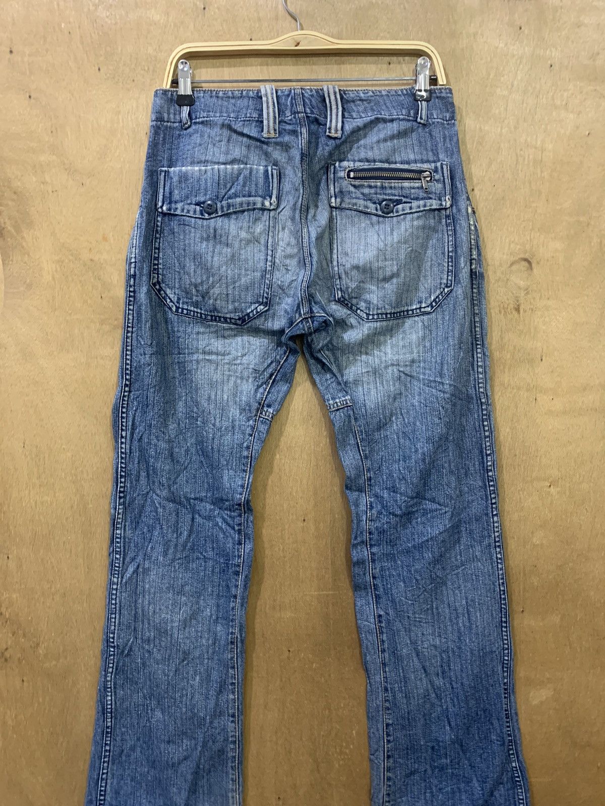 Diesel DIESEL INDUSTY Vintage 90s Rare Distressed Faded Denim Jean Size US 29 - 11 Thumbnail