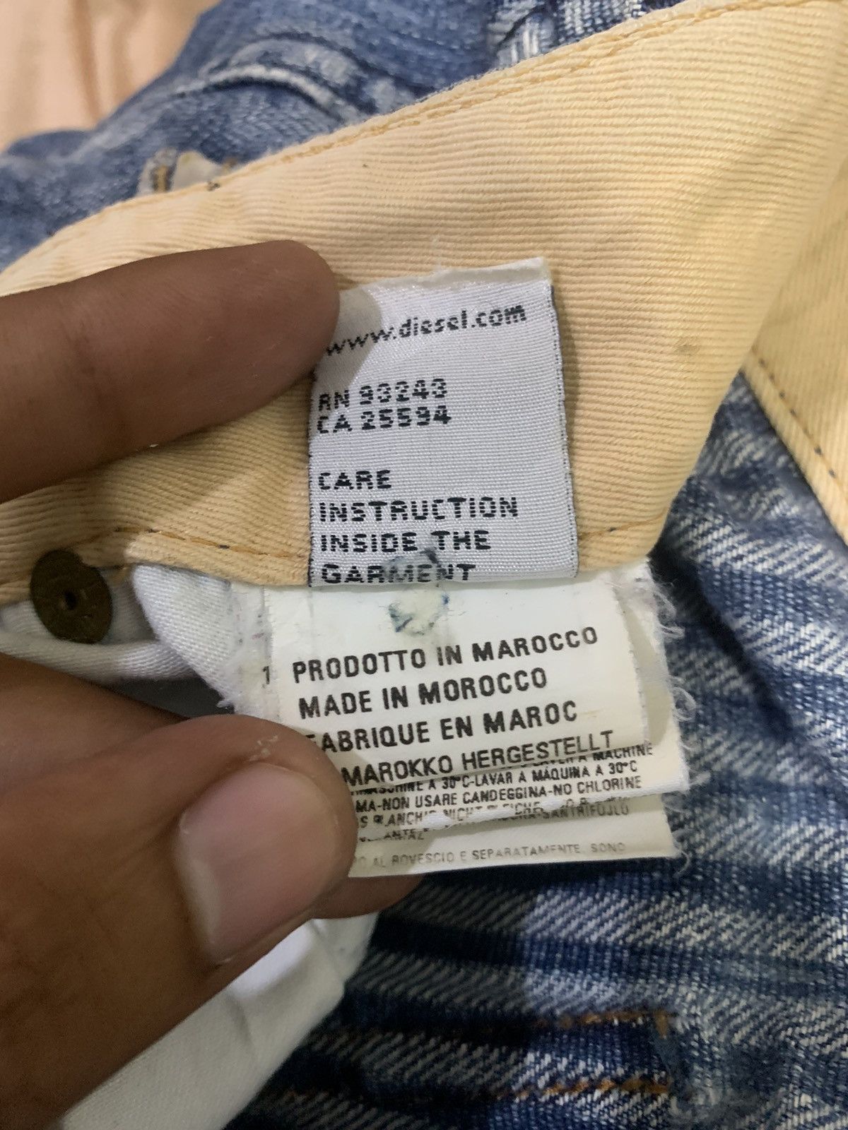 Diesel DIESEL INDUSTY Vintage 90s Rare Distressed Faded Denim Jean Size US 29 - 19 Thumbnail