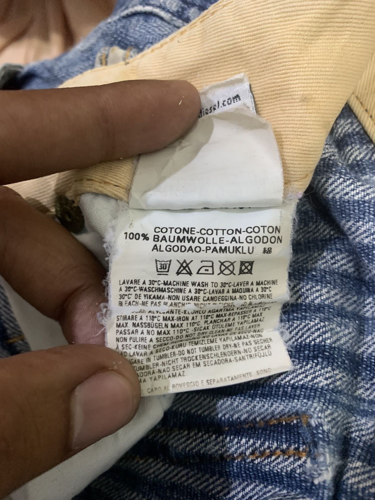 Diesel DIESEL INDUSTY Vintage 90s Rare Distressed Faded Denim Jean Size US 29 - 20 Thumbnail
