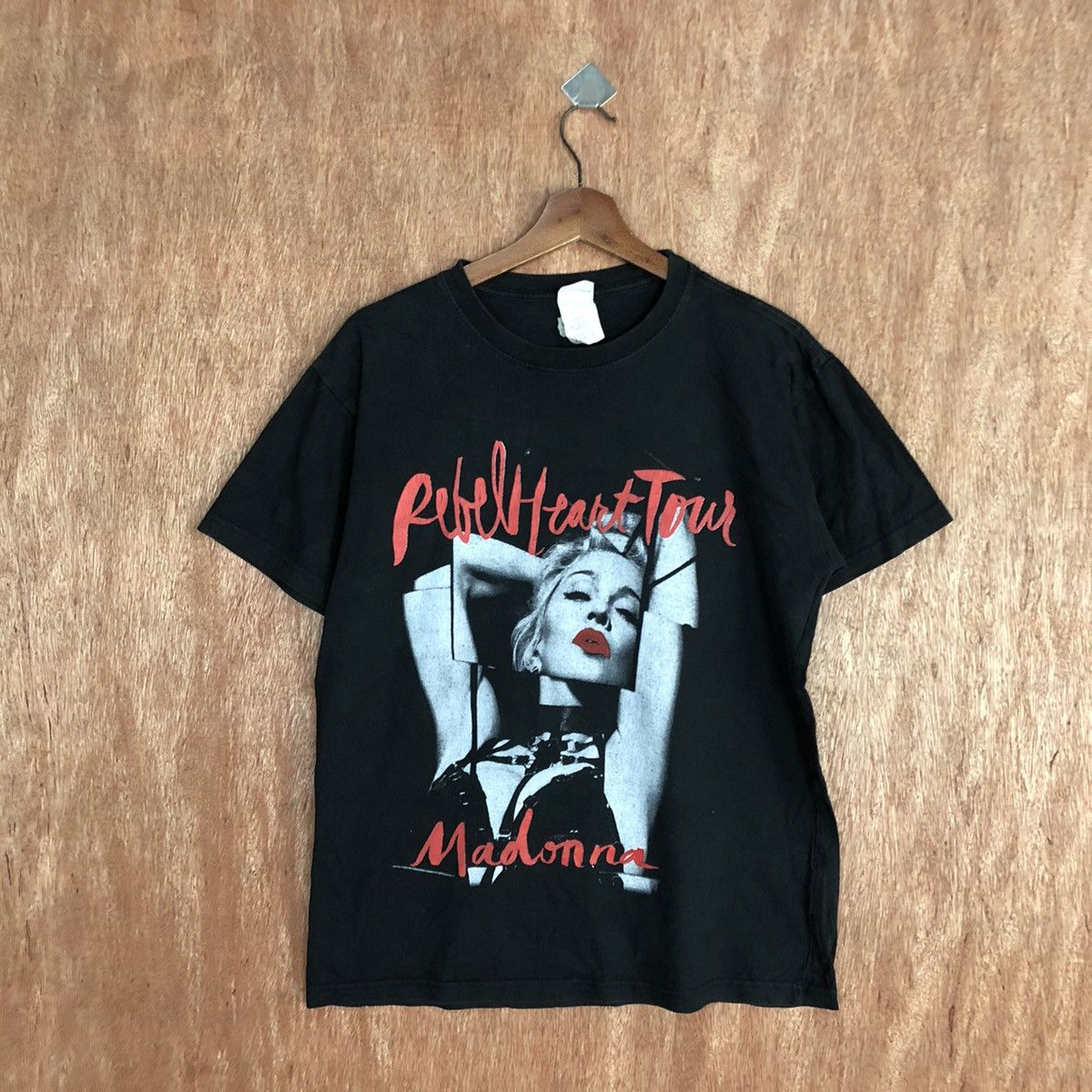 Band Tees D Madonna Rebel Heart Tour Vintage Black tee #2139 Size US M / EU 48-50 / 2 - 3 Thumbnail