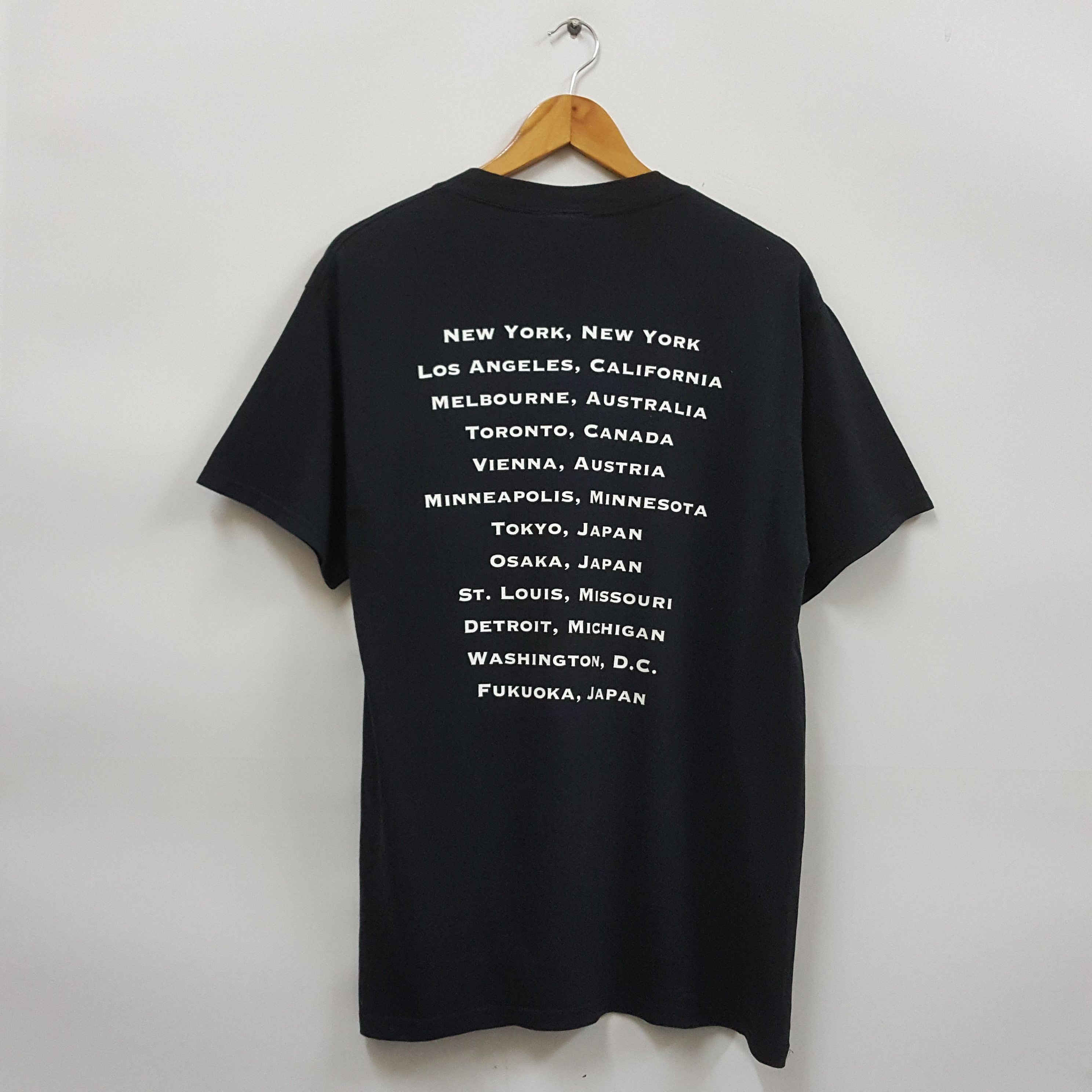 Disney × Vintage Vintage Beauty And The Beast Disney's Broadway Musical tees Size US L / EU 52-54 / 3 - 4 Thumbnail