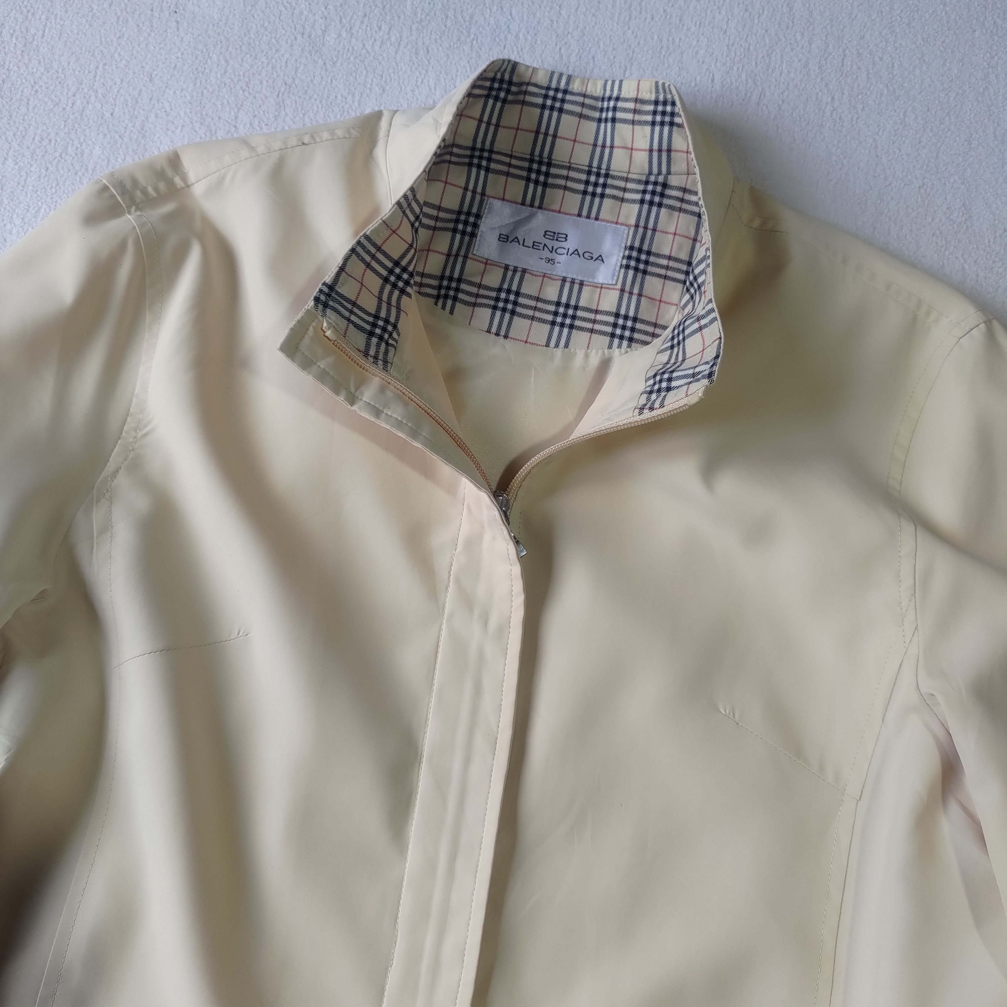 image of Women Balenciaga Vintage Light Jacket in Light Cream (Size Medium)