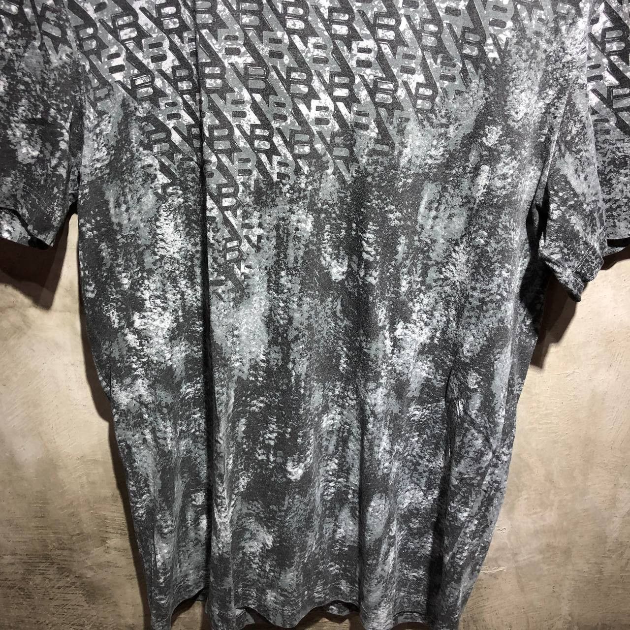 Balenciaga Balenciaga 2015 all over print B logo gradient tee Size US M / EU 48-50 / 2 - 6 Thumbnail