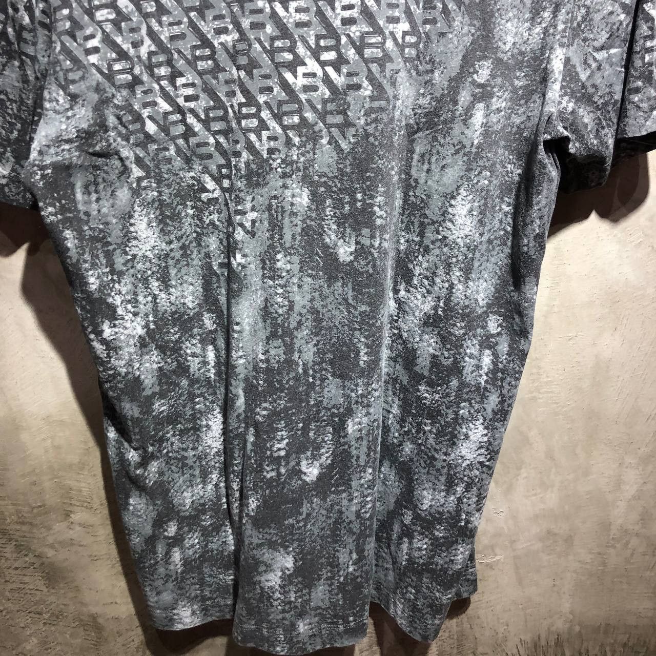 Balenciaga Balenciaga 2015 all over print B logo gradient tee Size US M / EU 48-50 / 2 - 3 Thumbnail