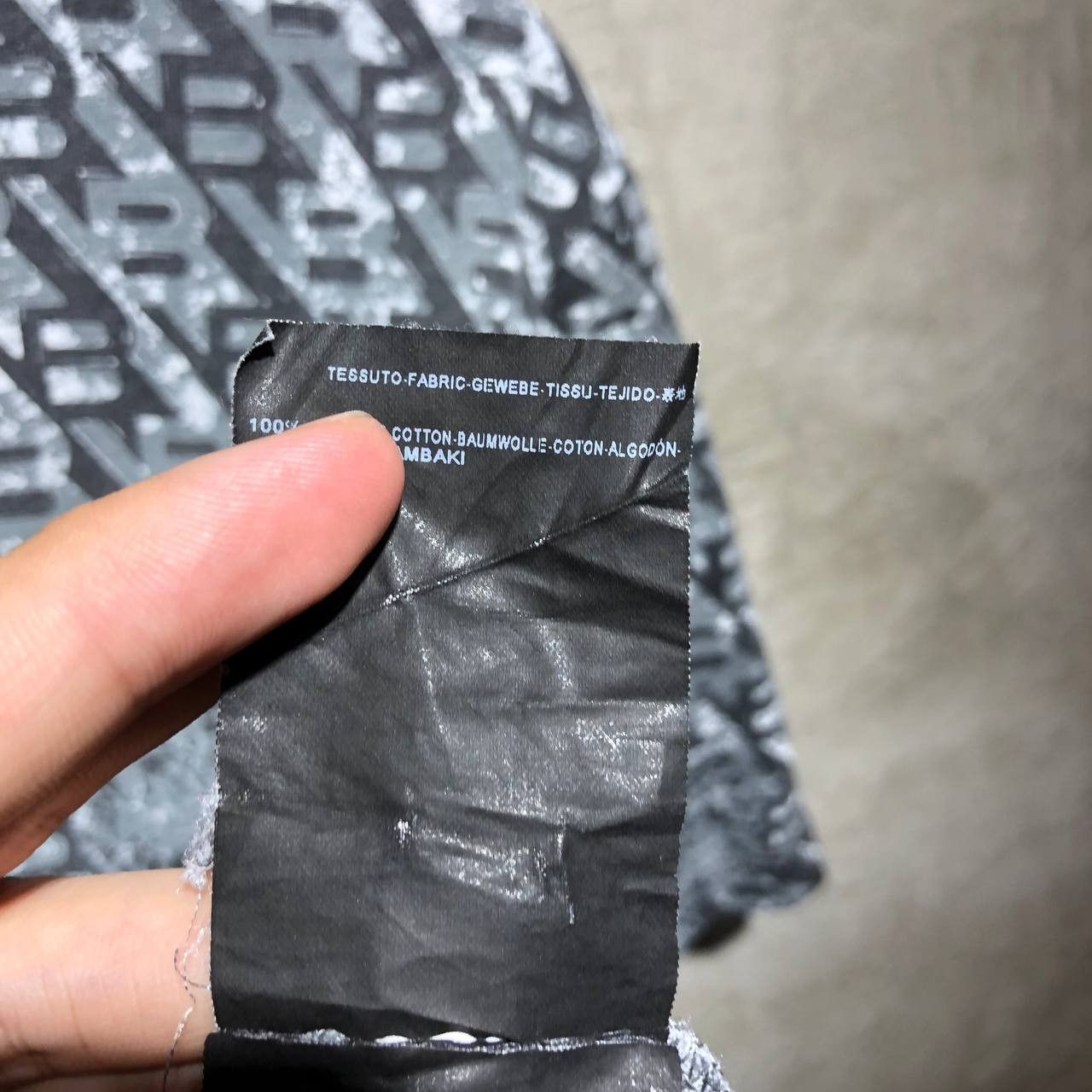 Balenciaga Balenciaga 2015 all over print B logo gradient tee Size US M / EU 48-50 / 2 - 15 Thumbnail