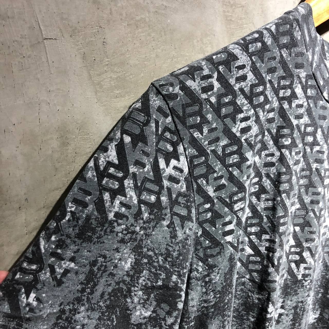 Balenciaga Balenciaga 2015 all over print B logo gradient tee Size US M / EU 48-50 / 2 - 7 Thumbnail