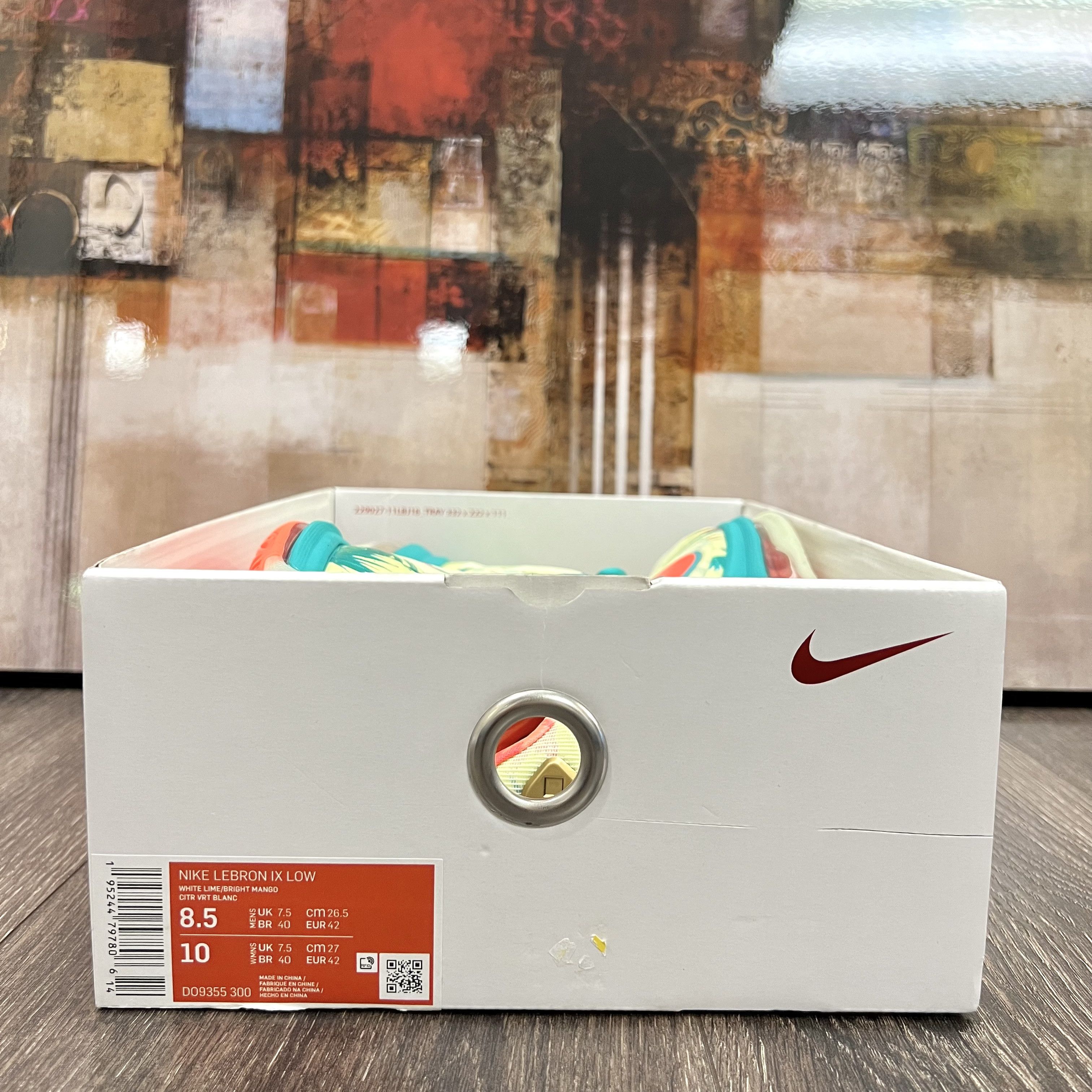 NBA Nike Lebron 9 IX Lebronold Palmer White Lime / Bright Mango Size US 8.5 / EU 41-42 - 9 Thumbnail