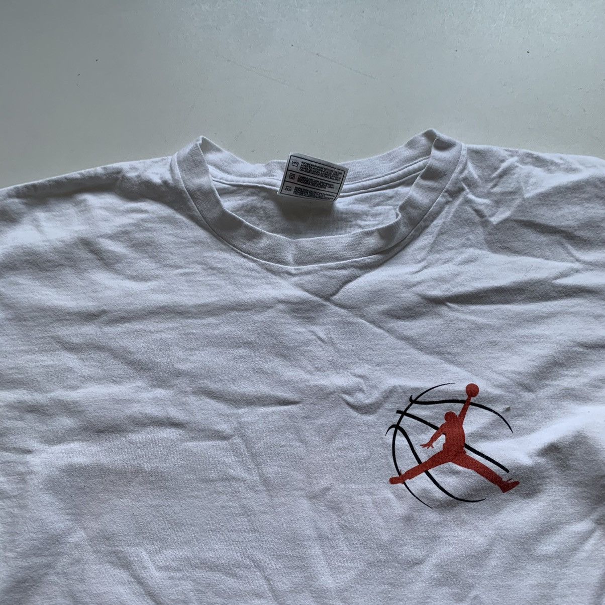 Nike Vintage 90s Nike Jordan 23 graphic t shirt white made in usa Size US L / EU 52-54 / 3 - 4 Thumbnail