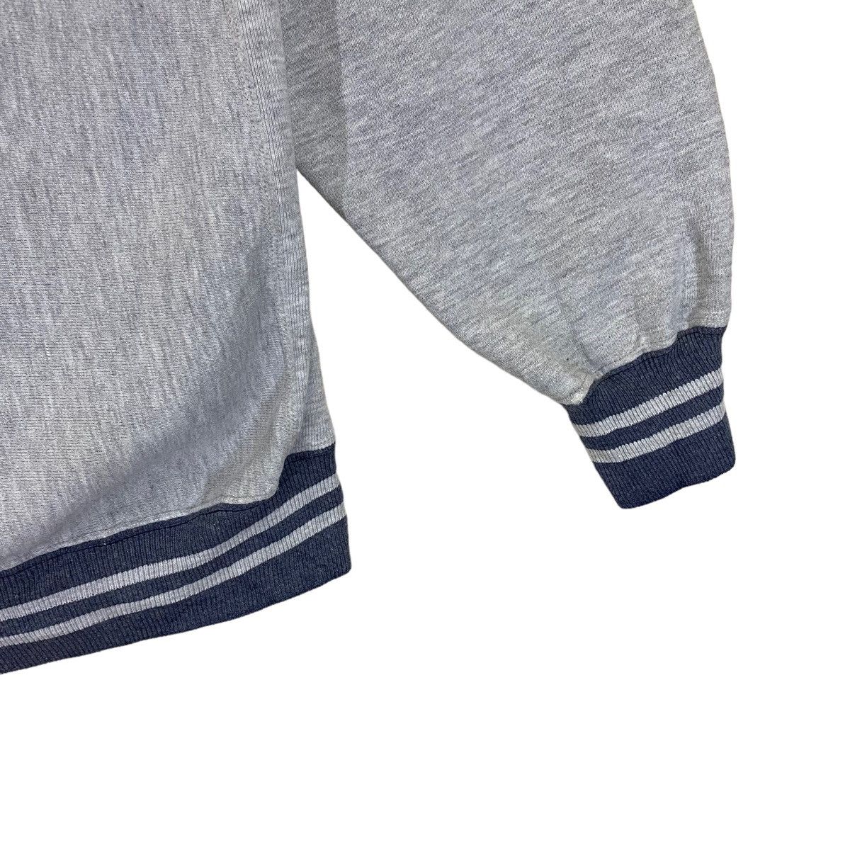 Champion × Vintage Vintage Champion Reverse Weave Big Logo Crewneck Sweatshirt Size US M / EU 48-50 / 2 - 6 Thumbnail