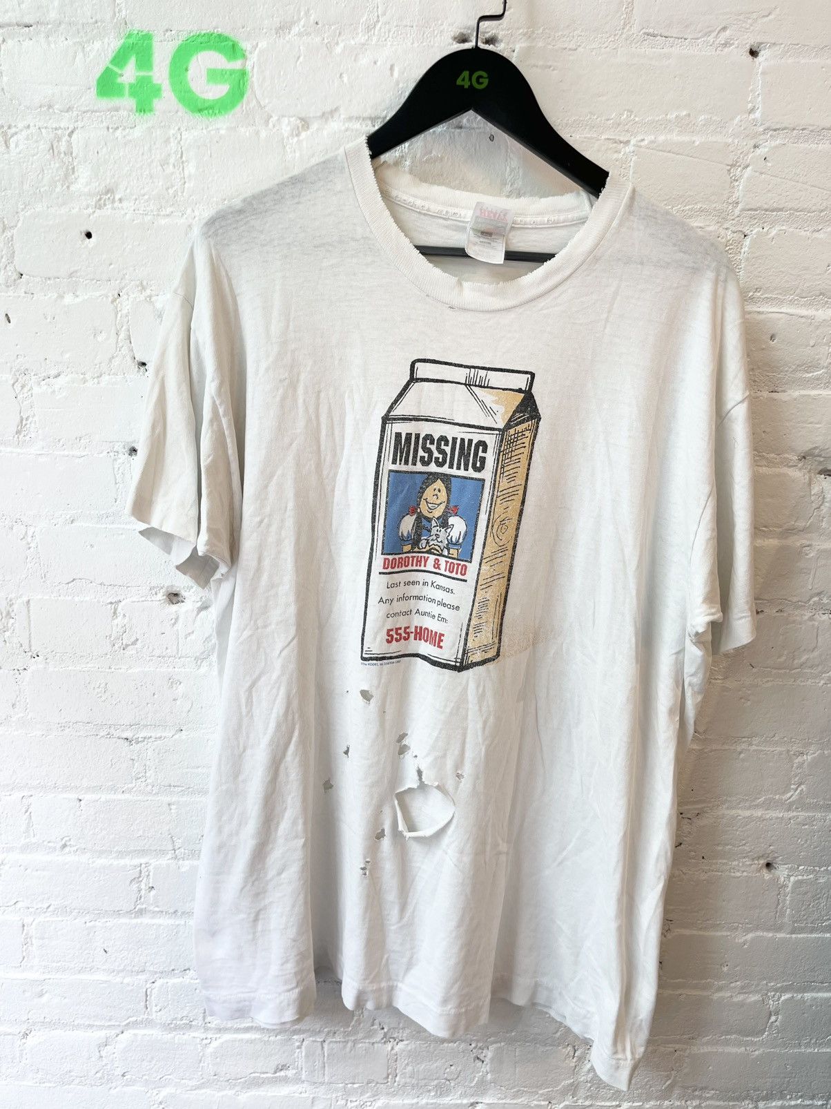 Vintage Vintage 90s THRASHED MISSING DOROTHY Shirt 4gseller Size US XL / EU 56 / 4 - 2 Thumbnail
