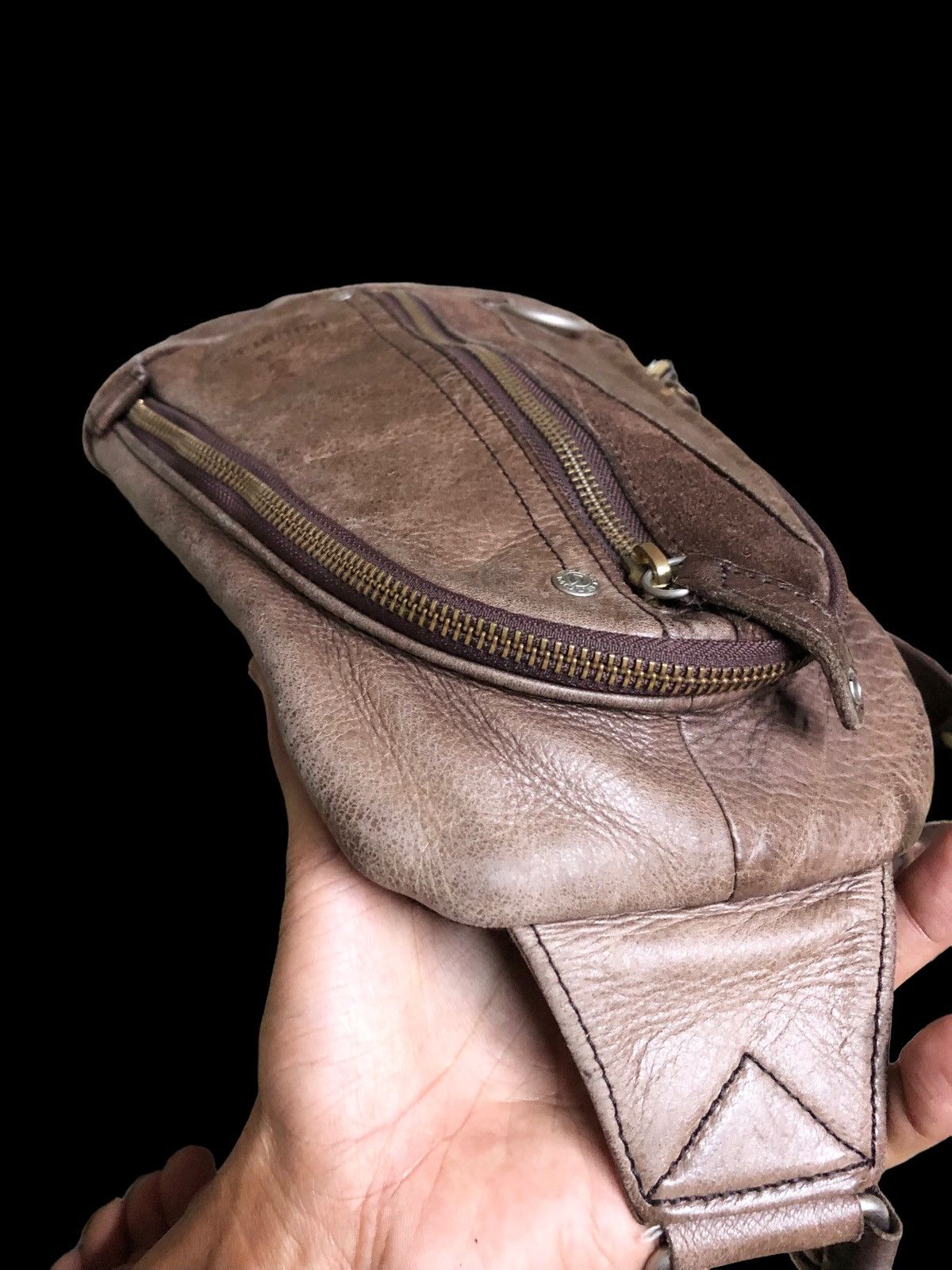 Japanese Brand LEATHER MOUSTACHE CROSSBODY BAG Size ONE SIZE - 6 Thumbnail
