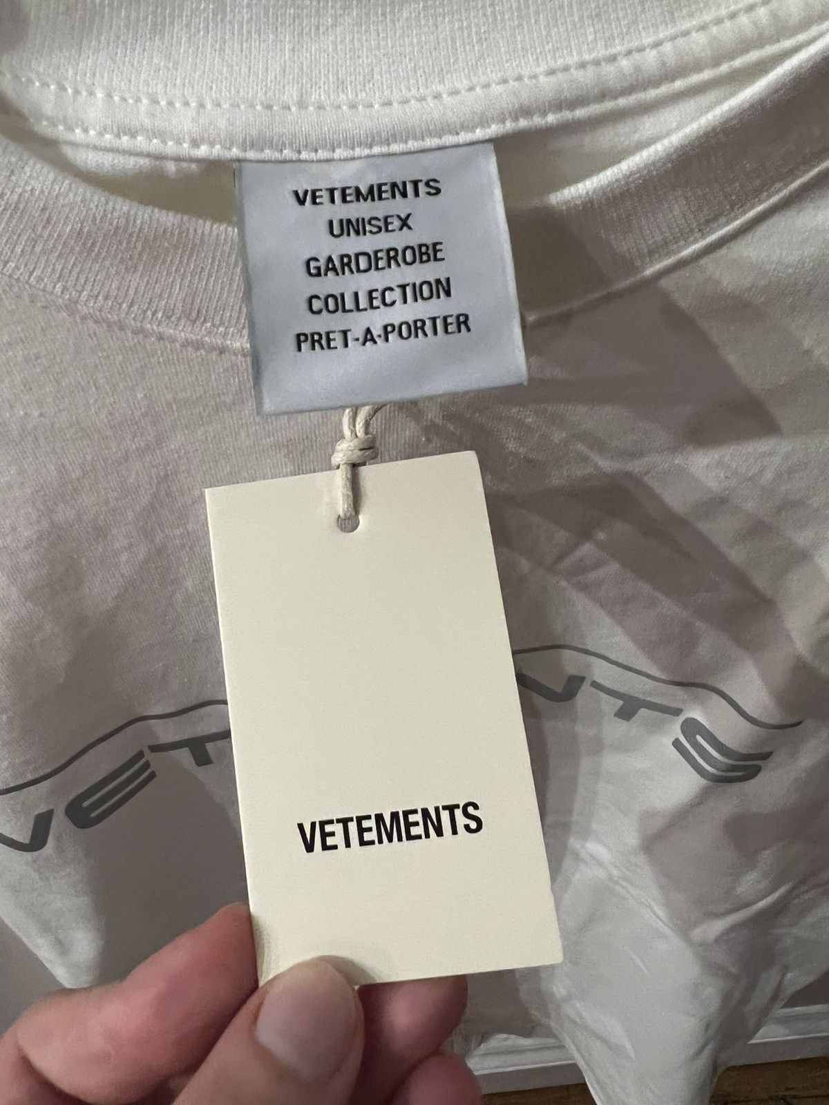 Vetements "The vetements" glitter logo t Size US S / EU 44-46 / 1 - 5 Thumbnail