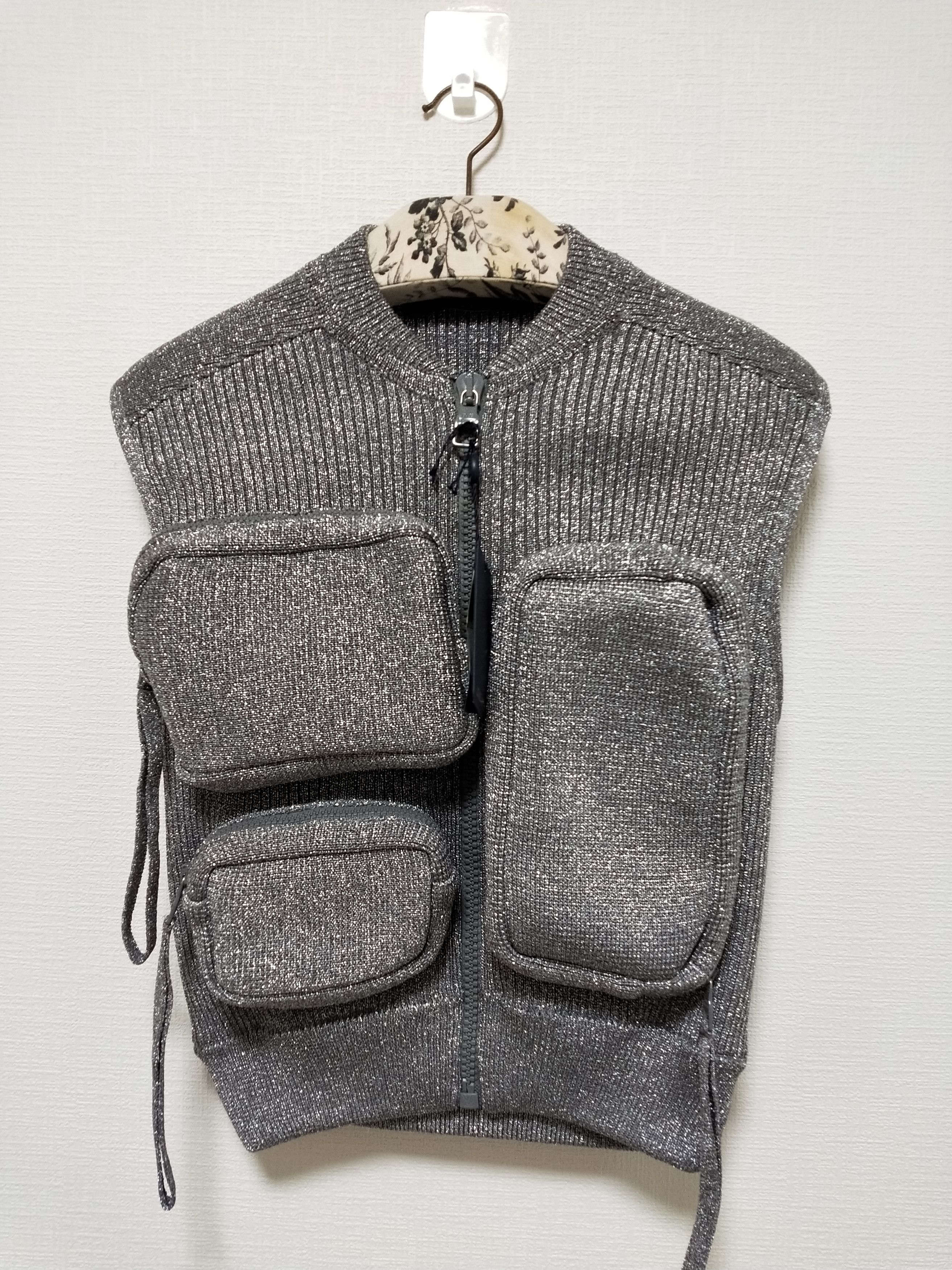 Runway LOUS VUITTON Virgil Abloh Multi 3D Pocket utility pocket ribbed vest  M