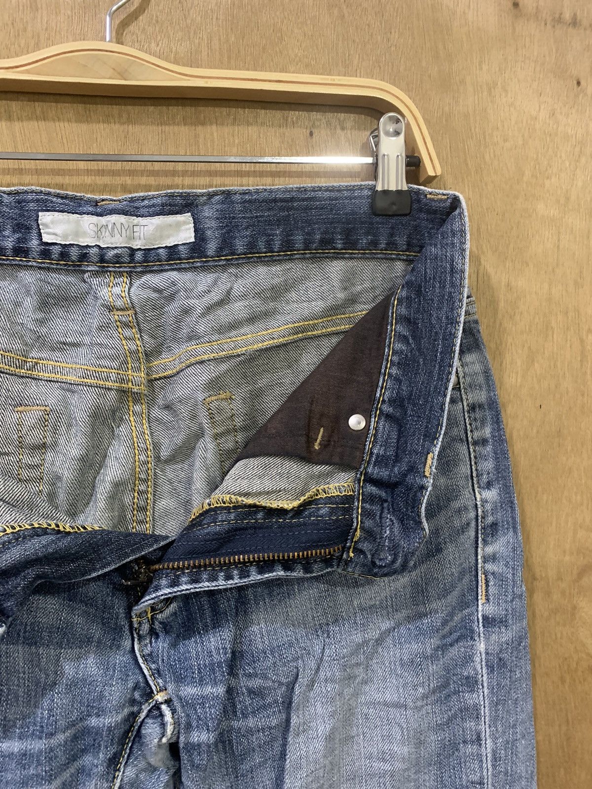 Japanese Brand × Uniqlo UNIQLO 90s Rugged Women Skinny Slimfit Stonewash Denim Jean Size 30" / US 8 / IT 44 - 15 Thumbnail