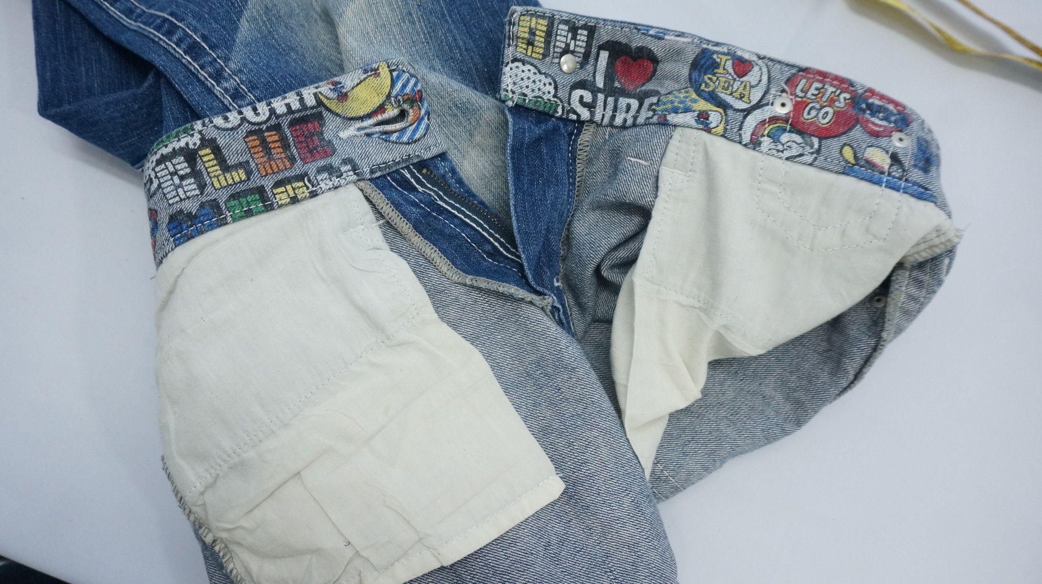 Japanese Brand Rare Vtg! BLUE MOON BLUE Rainbow Short rise Printed Denim Size US 29 - 24 Thumbnail
