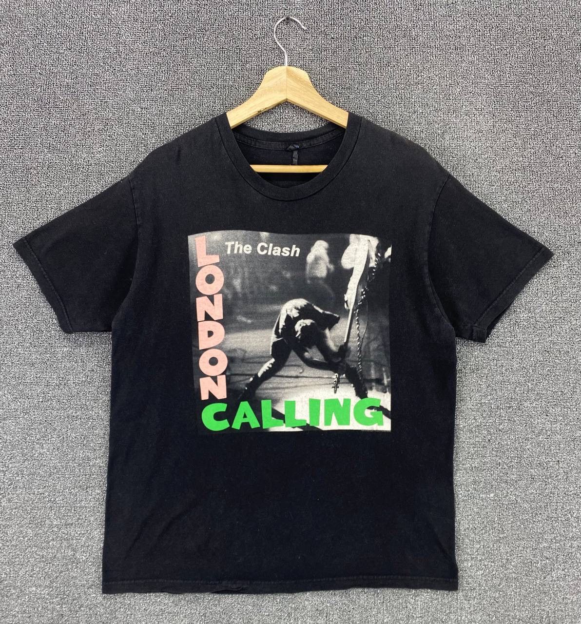Band Tees Vintage The Clash London Punk Rock Band Tees T Shirts Size US L / EU 52-54 / 3 - 1 Thumbnail
