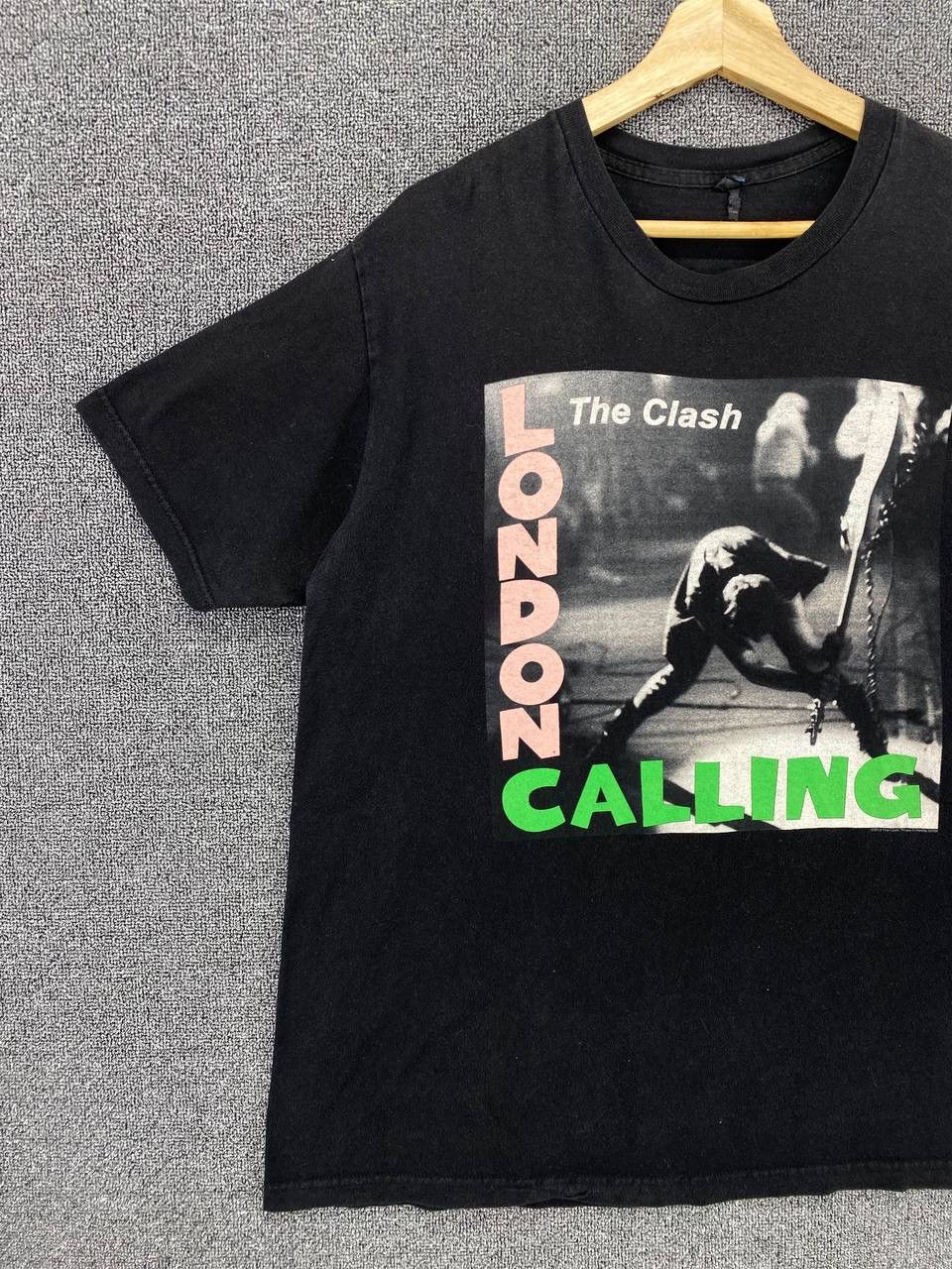 Band Tees Vintage The Clash London Punk Rock Band Tees T Shirts Size US L / EU 52-54 / 3 - 3 Thumbnail