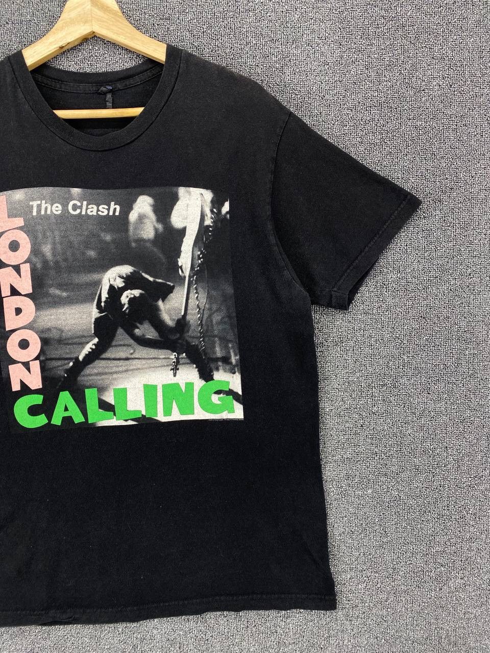 Band Tees Vintage The Clash London Punk Rock Band Tees T Shirts Size US L / EU 52-54 / 3 - 4 Thumbnail