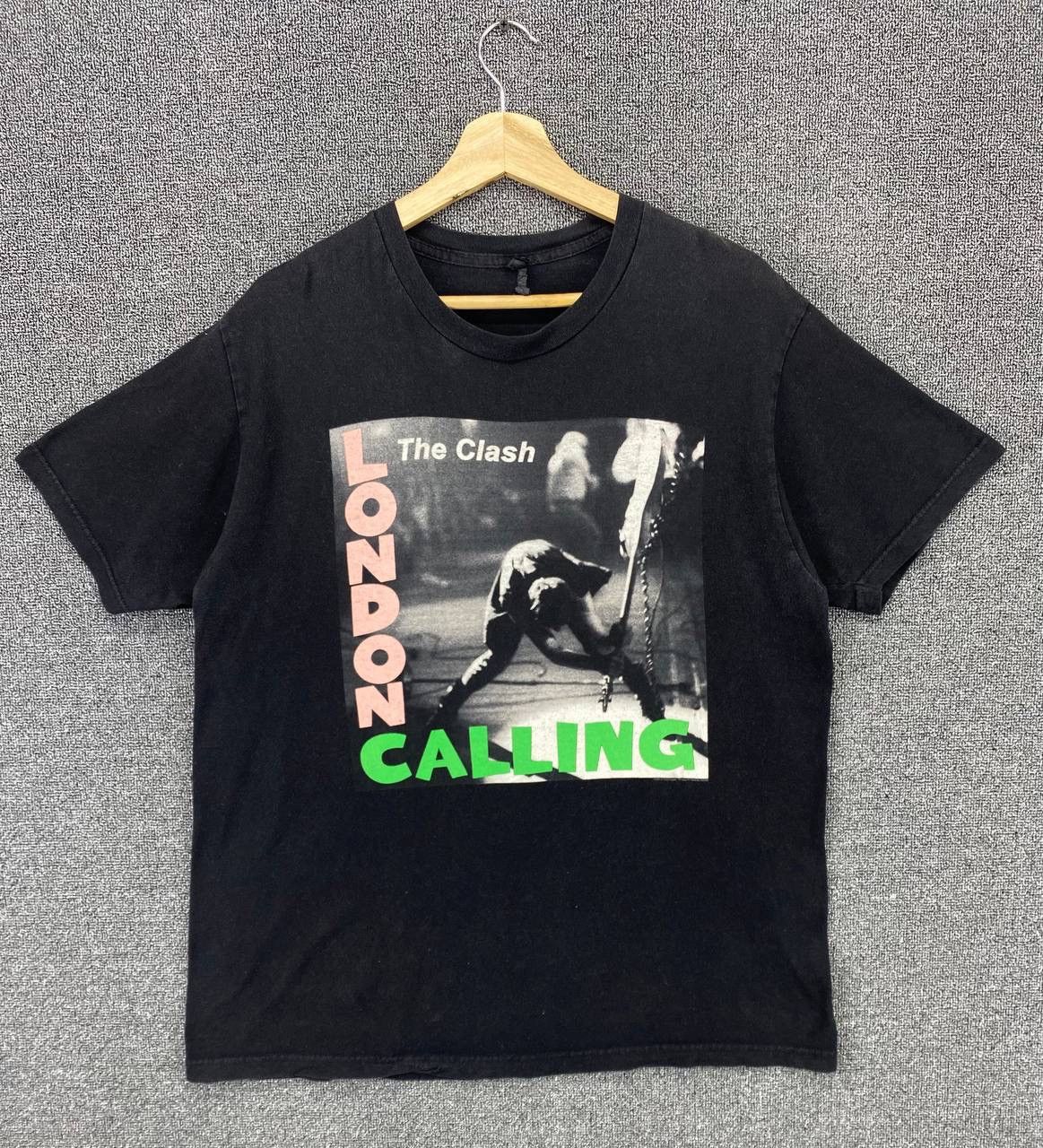 Band Tees Vintage The Clash London Punk Rock Band Tees T Shirts Size US L / EU 52-54 / 3 - 7 Thumbnail