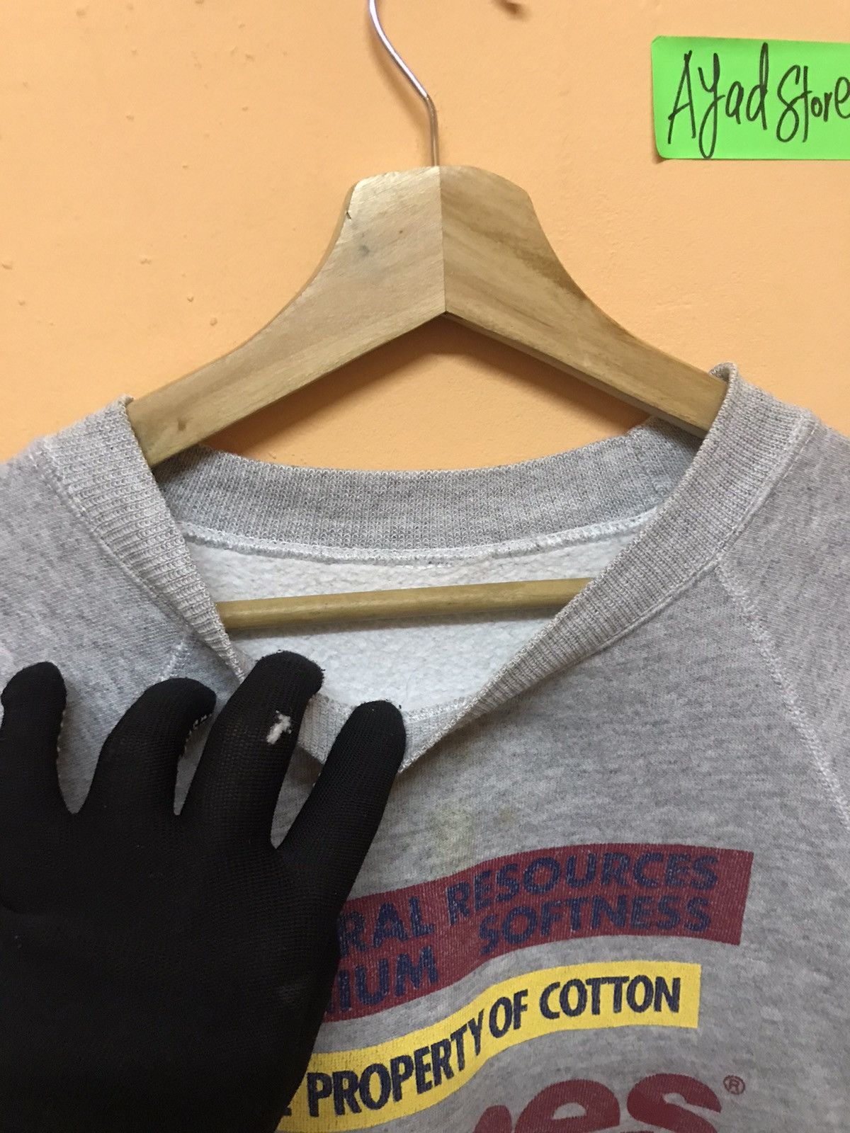 Hanes ‼️VTG HANES SPELLOUT SWEATSHIRT‼️ Size US S / EU 44-46 / 1 - 4 Thumbnail