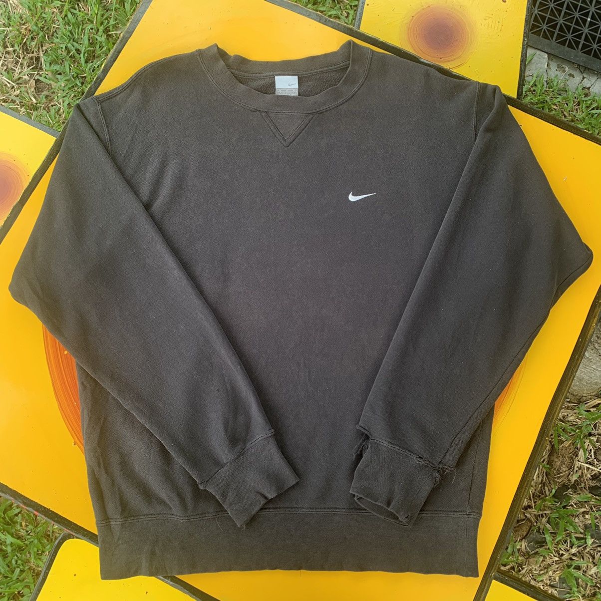 Nike THRASHED !!! Nike sweatshirt vintage small swoosh distressed Size US M / EU 48-50 / 2 - 7 Thumbnail