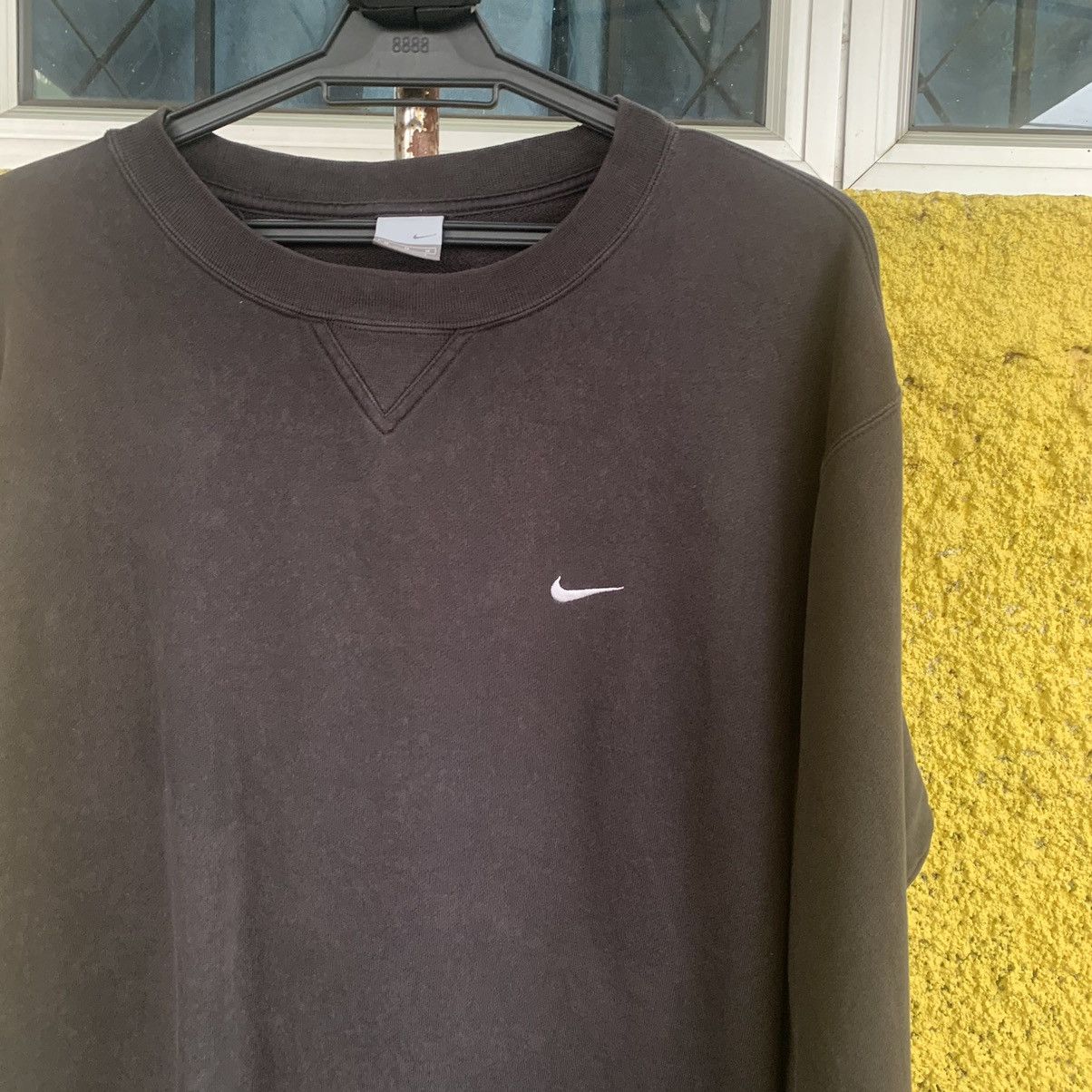 Nike THRASHED !!! Nike sweatshirt vintage small swoosh distressed Size US M / EU 48-50 / 2 - 14 Thumbnail