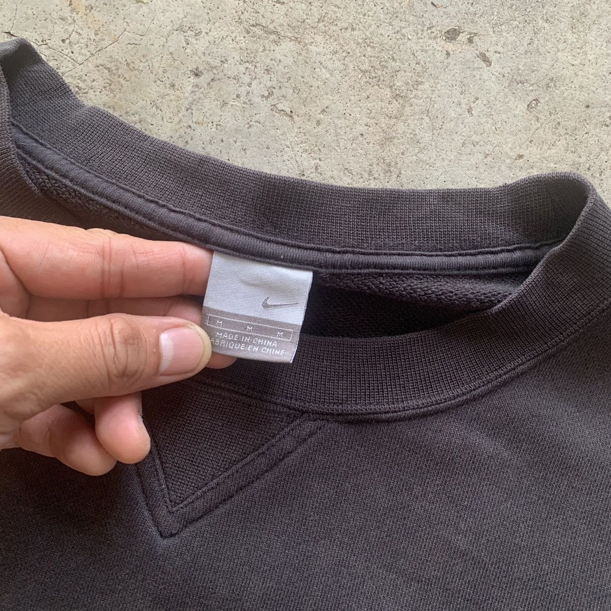 Nike THRASHED !!! Nike sweatshirt vintage small swoosh distressed Size US M / EU 48-50 / 2 - 3 Thumbnail