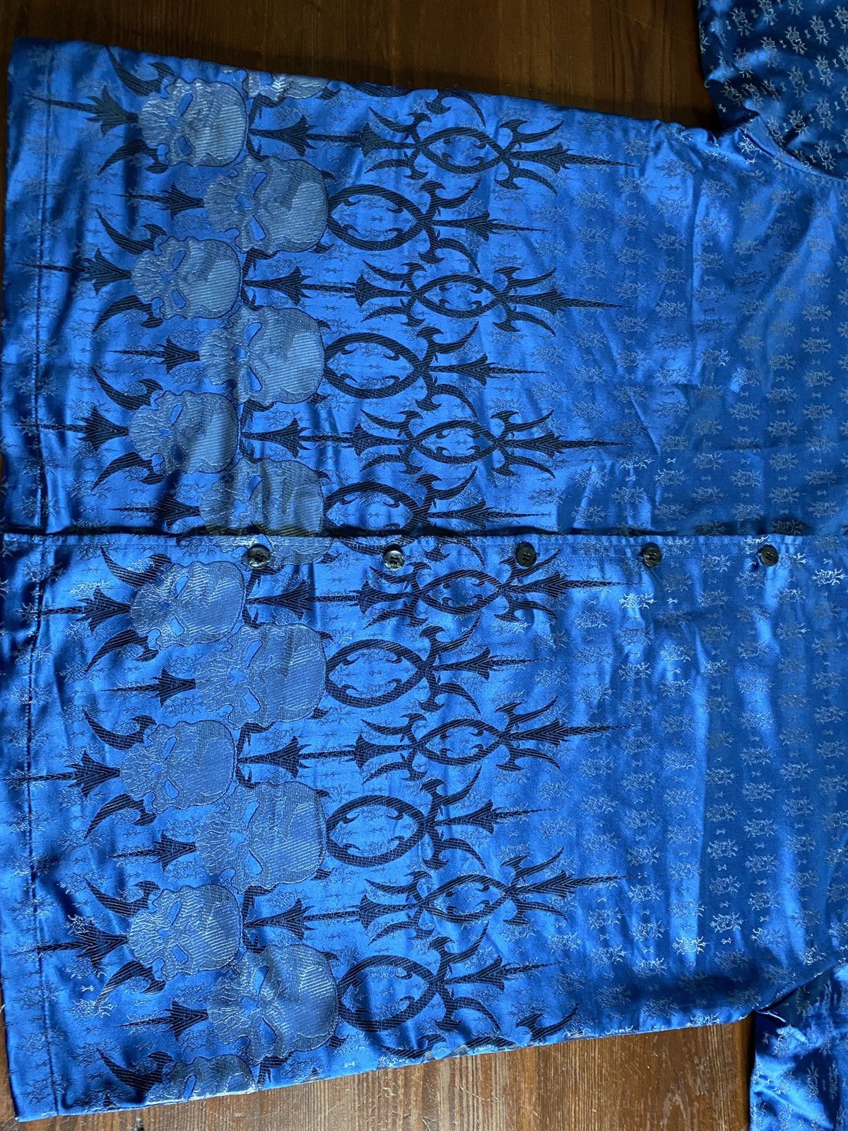 Vintage Vintage Y2K 2001 MT:2 Embroidered Skulls Tribal Button Up Size US XL / EU 56 / 4 - 9 Thumbnail