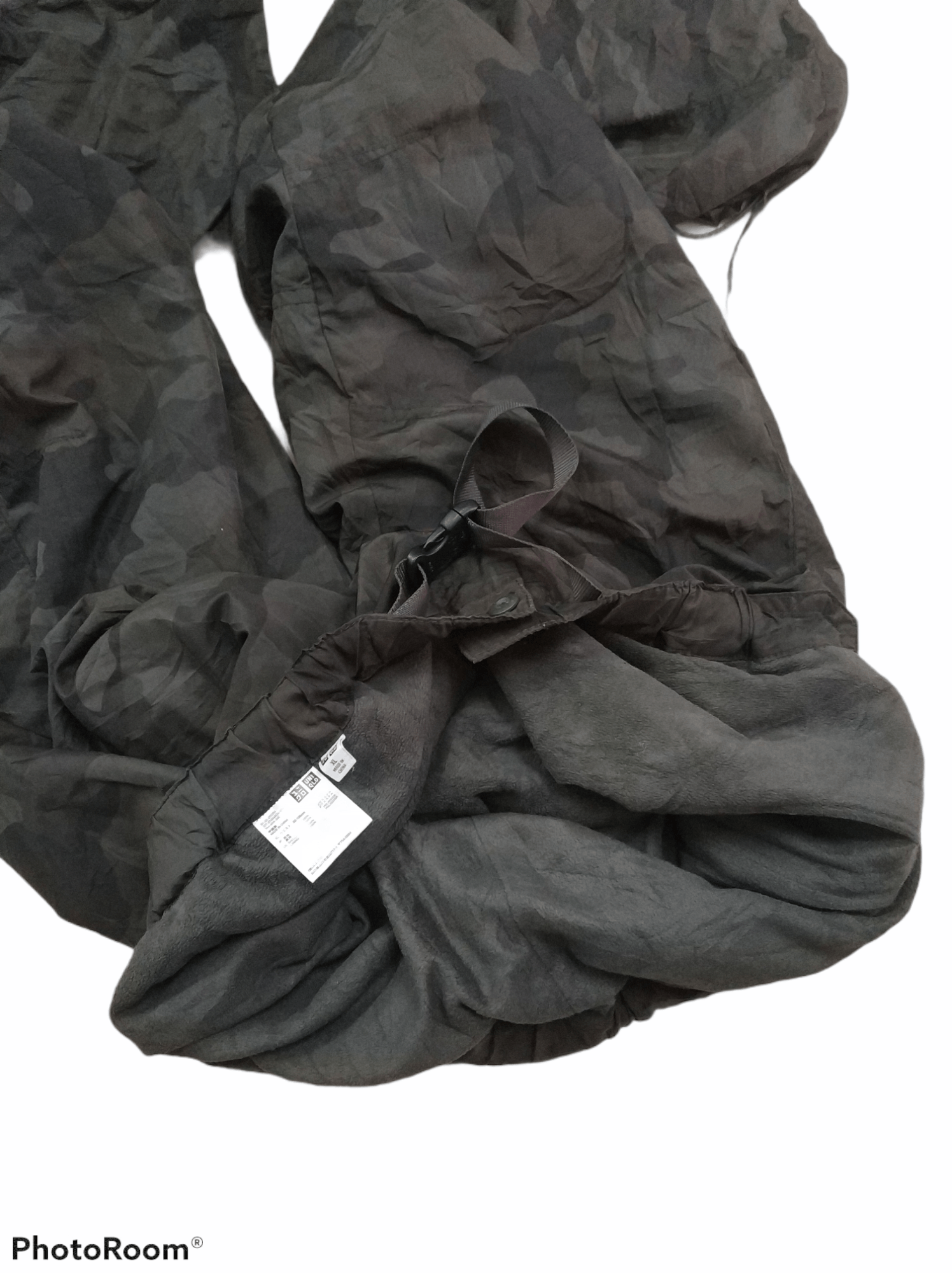 Japanese Brand 🔥Uniqlo Camo Fleece Pants Size US 35 - 4 Thumbnail