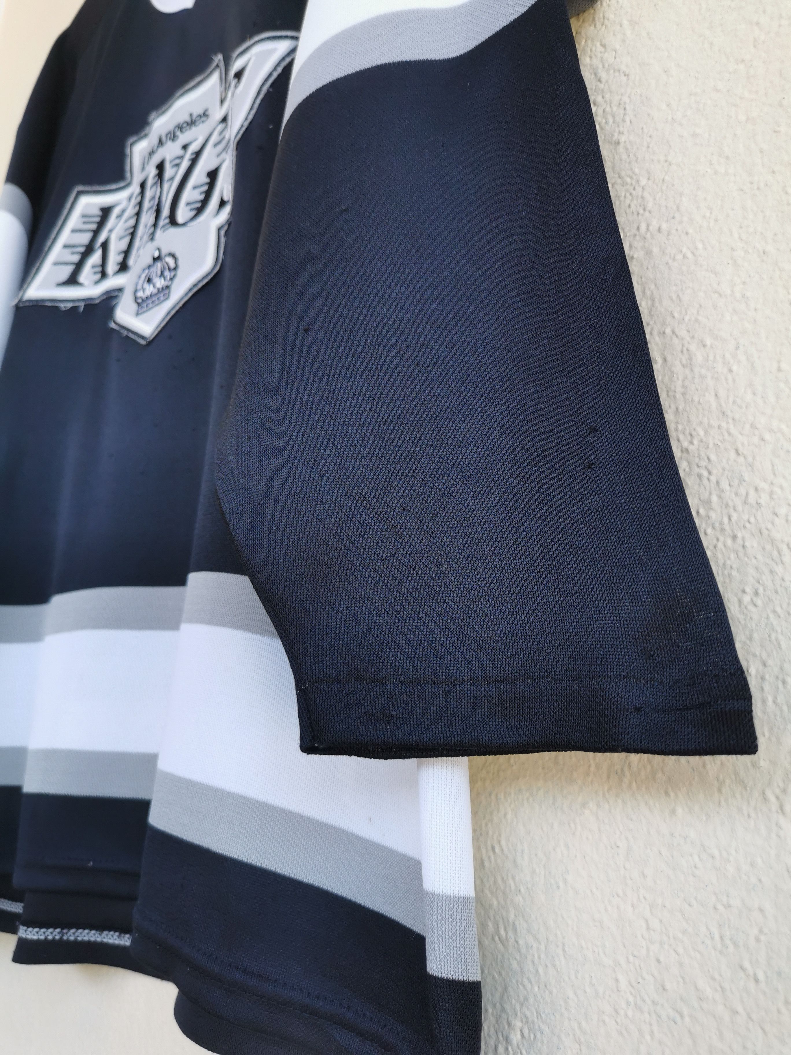 Ccm NHL Los Angeles Kings Vintage Jersey Size US M / EU 48-50 / 2 - 7 Thumbnail