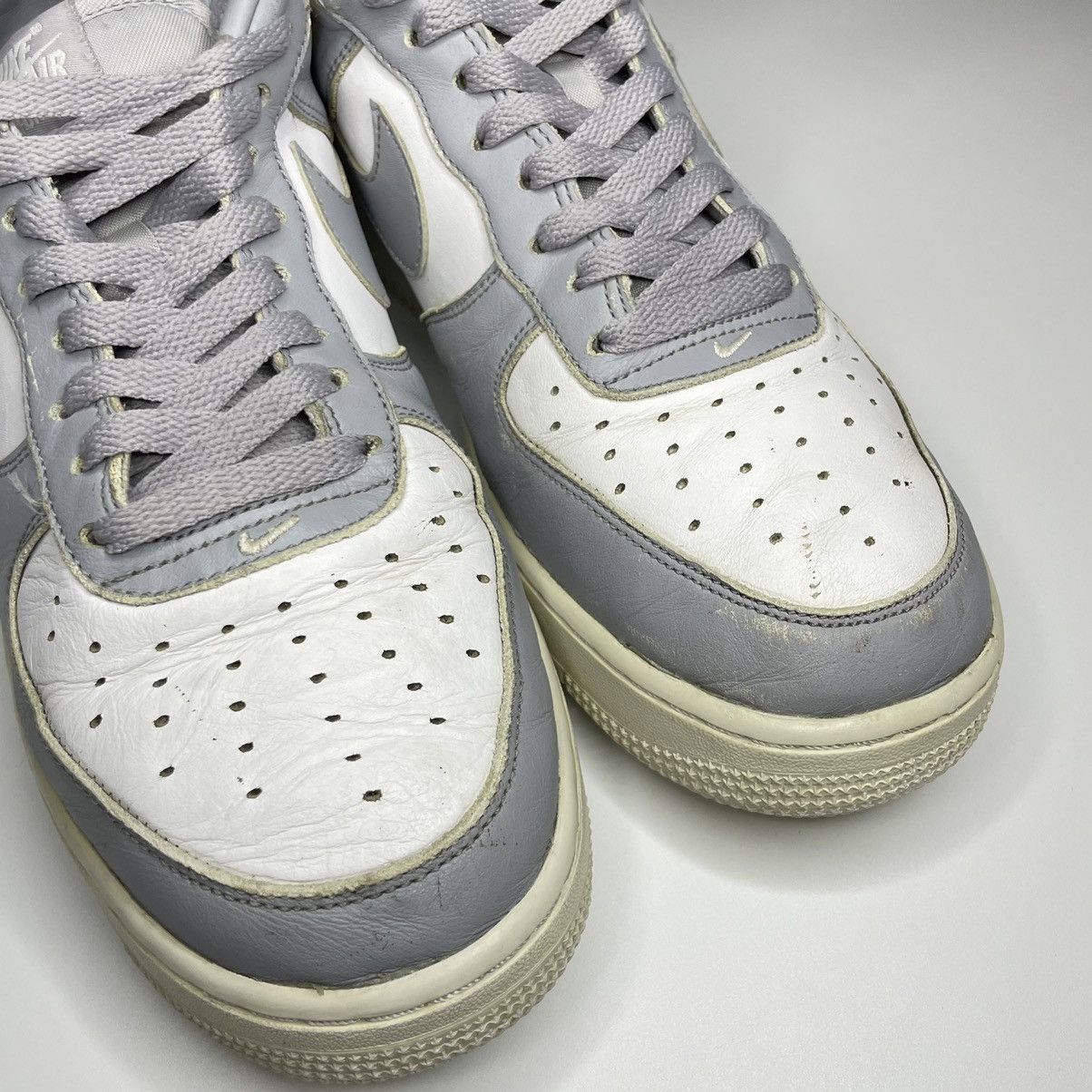 Nike 2018 Nike Air Force 1 Low Wolf Grey Size US 11 / EU 44 - 9 Thumbnail