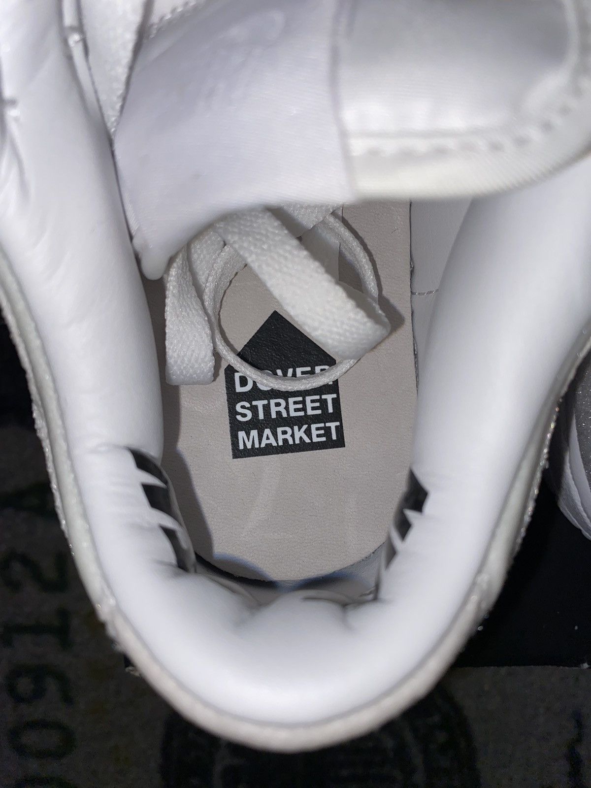 Dover Street Market × Nike Nike Dunk Low DSM Triple White Velvet Size US 5.5 / IT 35.5 - 6 Thumbnail