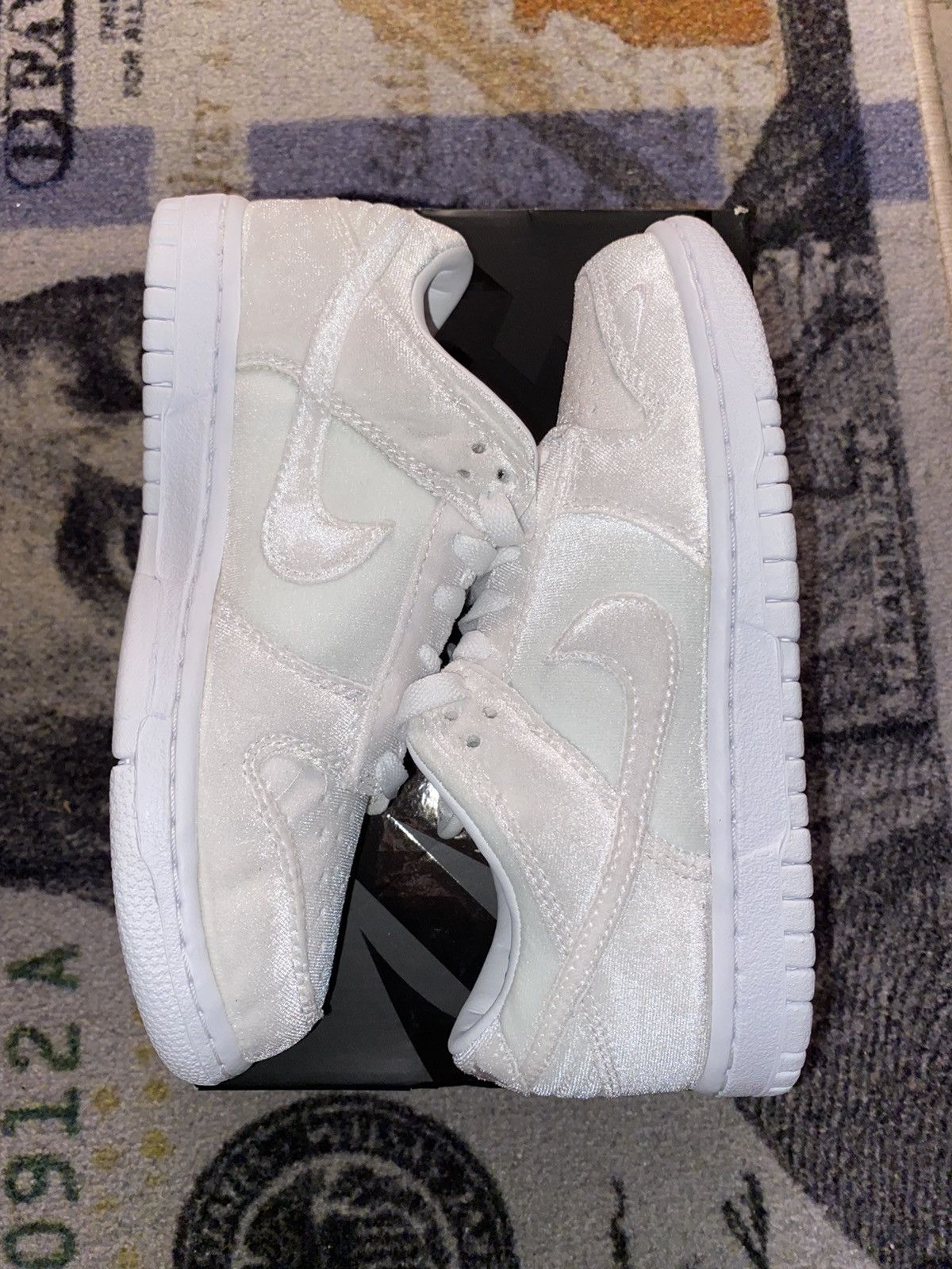 Dover Street Market × Nike Nike Dunk Low DSM Triple White Velvet Size US 5.5 / IT 35.5 - 1 Thumbnail