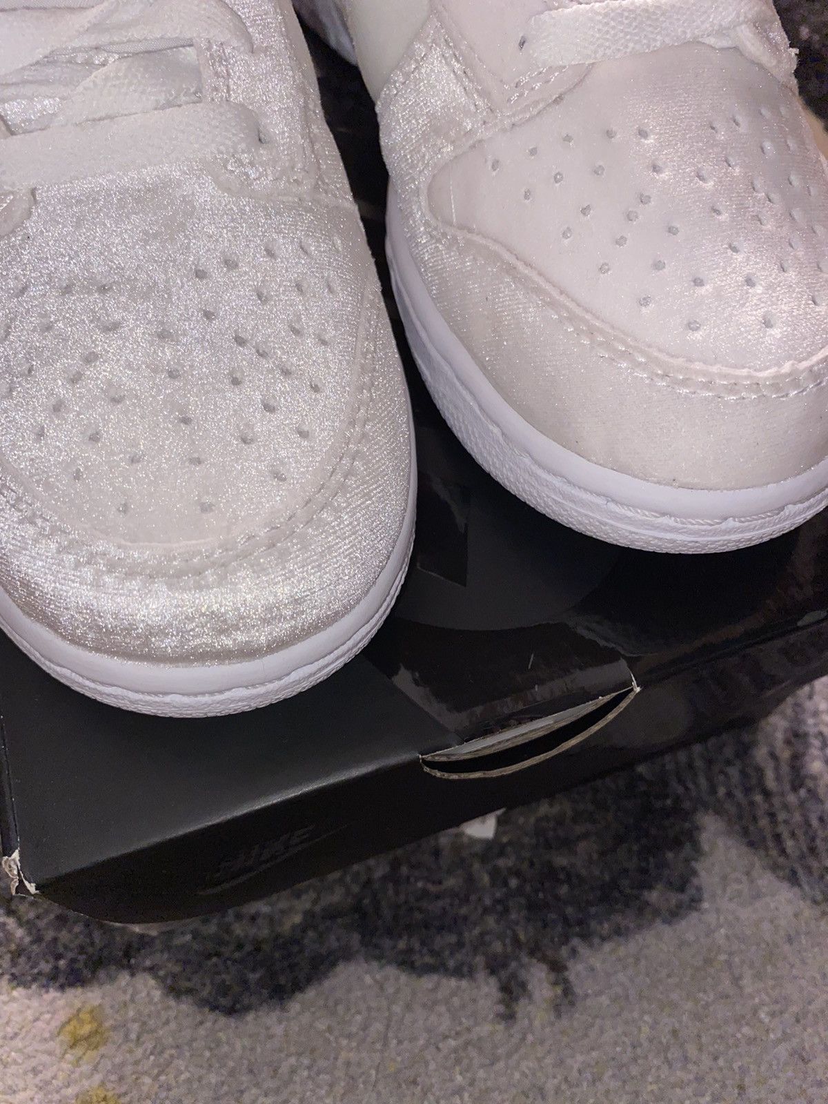 Dover Street Market × Nike Nike Dunk Low DSM Triple White Velvet Size US 5.5 / IT 35.5 - 10 Thumbnail