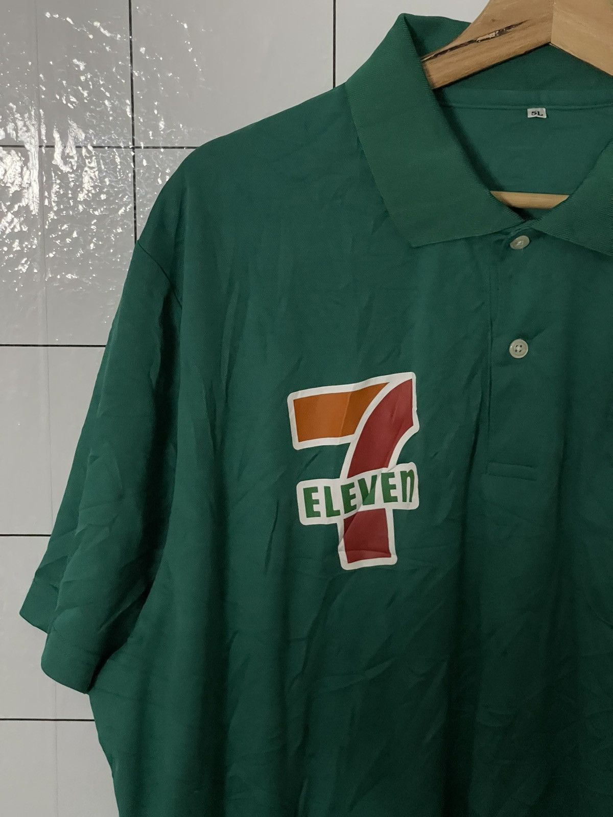 Japanese Brand × Vintage Vintage 7 Eleven Single Pocket Half Button Shirt Size US XXL / EU 58 / 5 - 2 Thumbnail