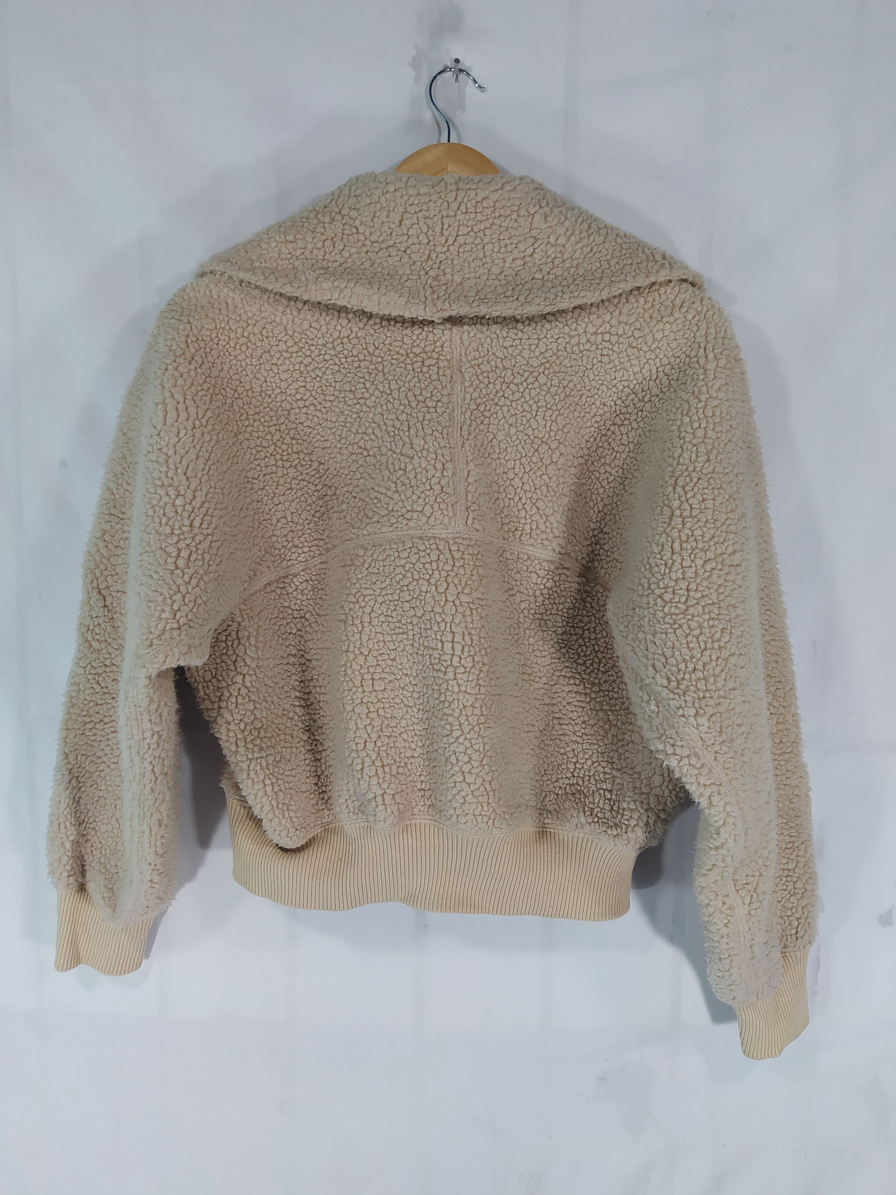 Christophe Lemaire × Japanese Brand × Uniqlo uniqlo UUUUU Lemaire cropped Sherpa fleece Size US S / EU 44-46 / 1 - 4 Thumbnail