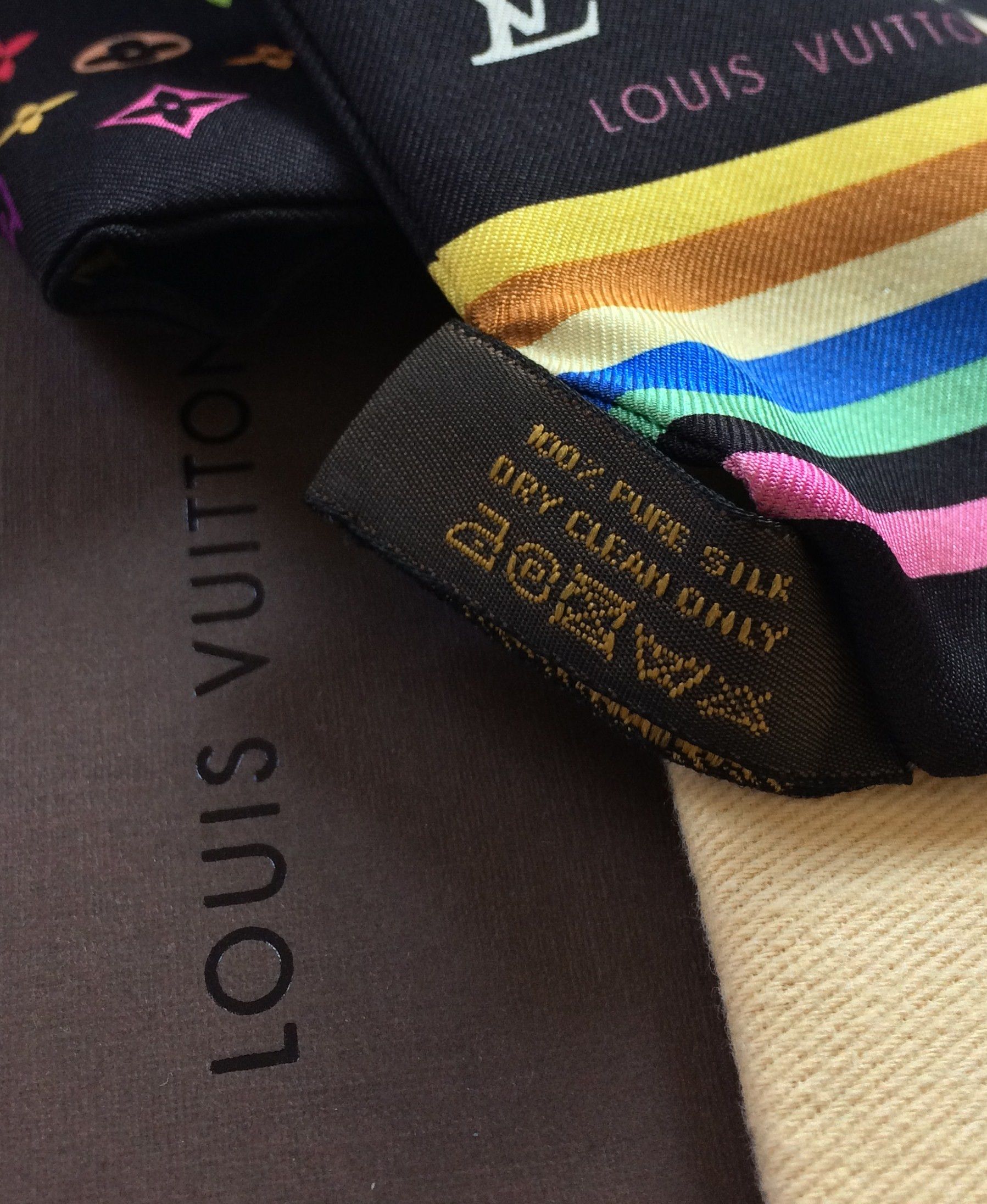 Louis Vuitton × Takashi Murakami NEW S/S 2003 Vuitton Murakami Multicolor Monogram Scarf Size ONE SIZE - 7 Thumbnail