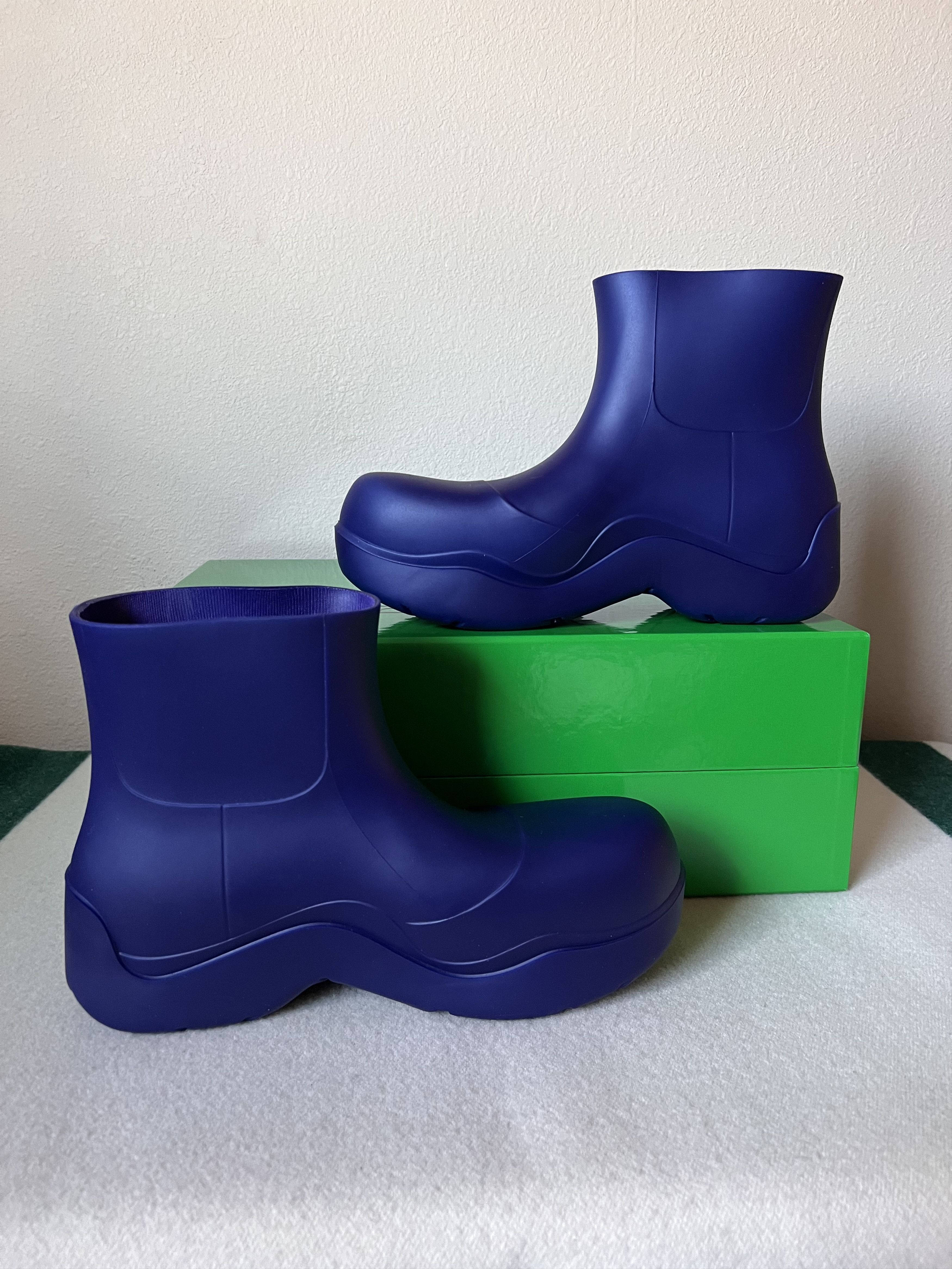 Bottega Veneta Puddle Ankle Boot in Purple